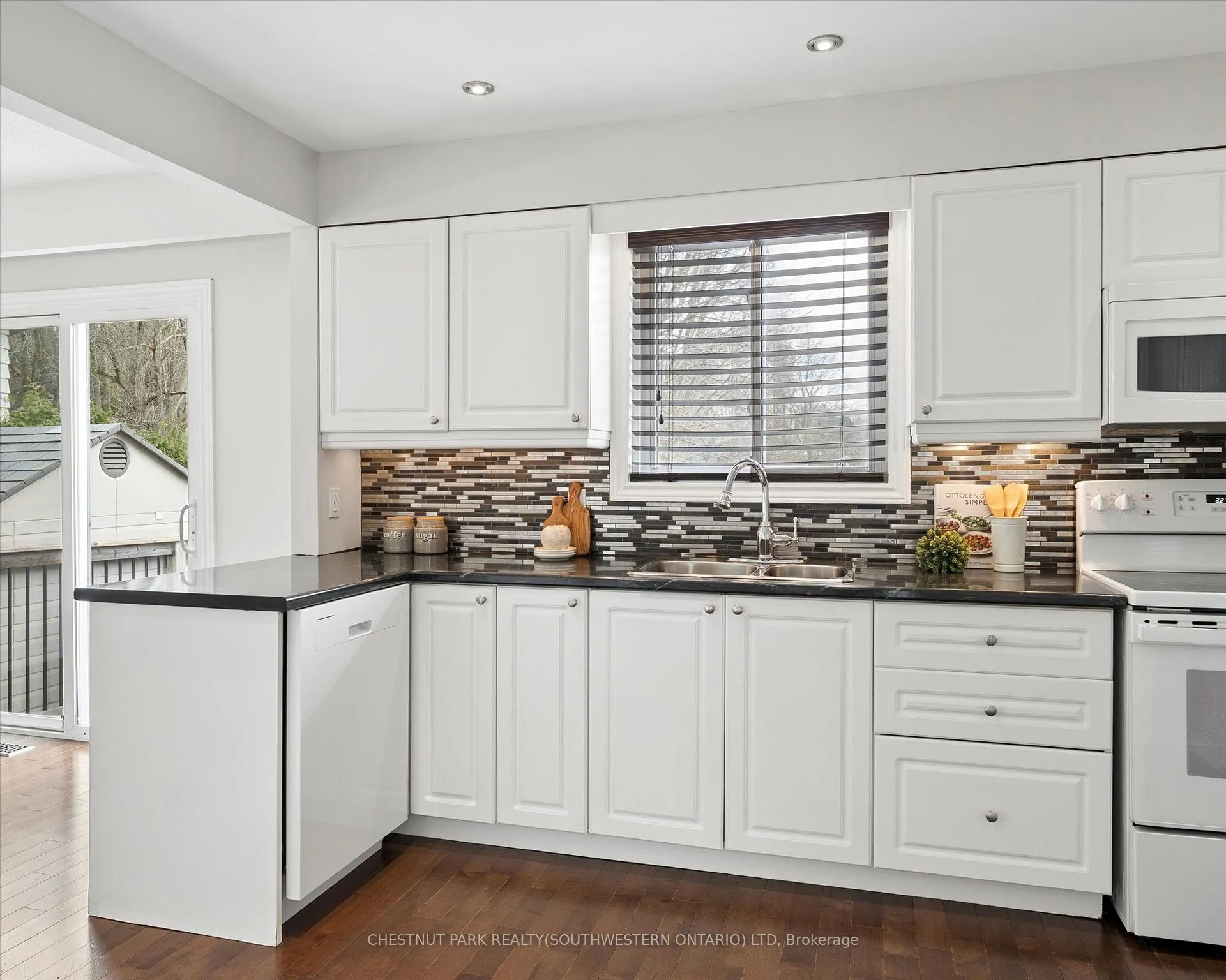 Photo 13 of 168 Green Valley Drive, Waterloo — HOMEH
