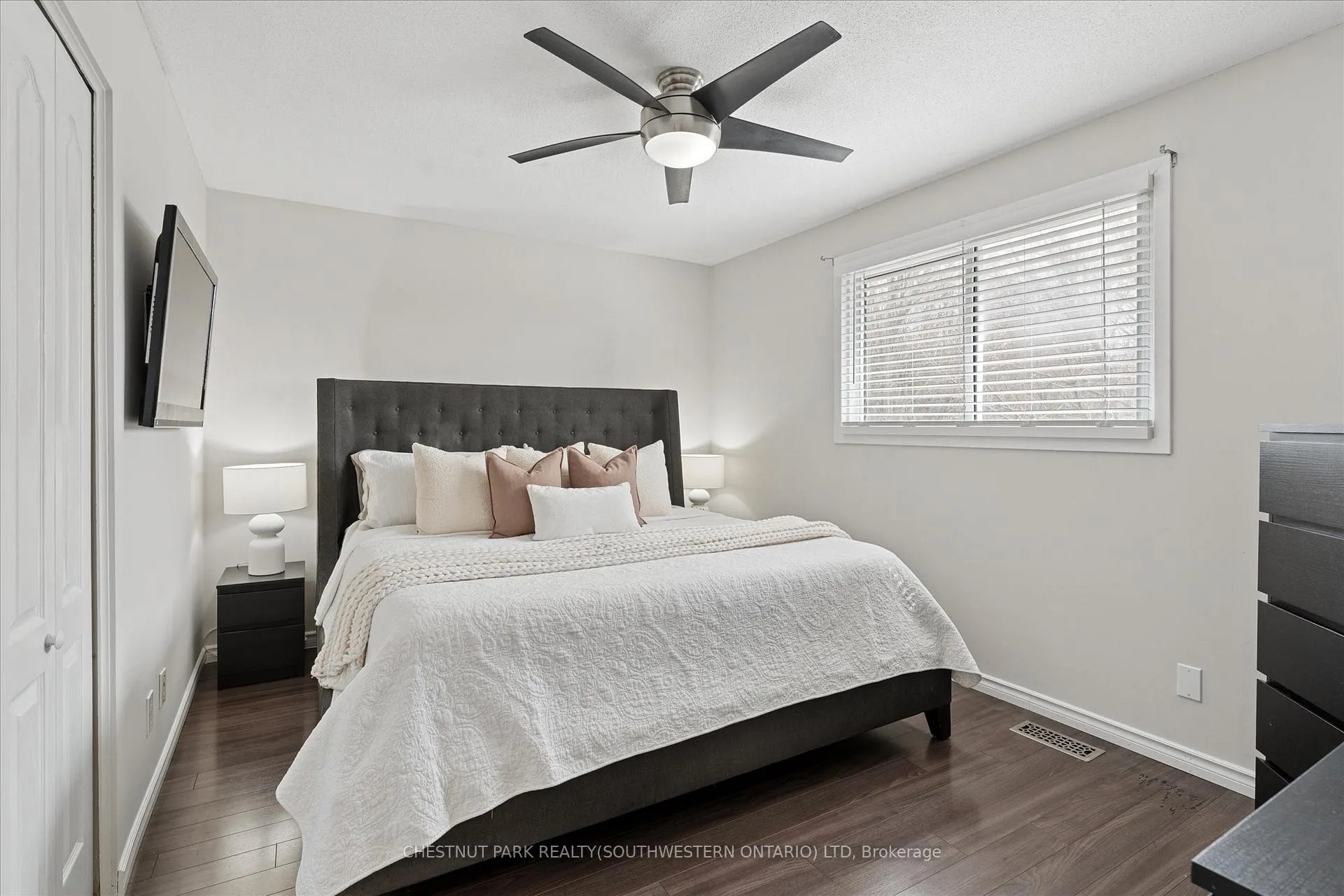 Photo 20 of 168 Green Valley Drive, Waterloo — HOMEH