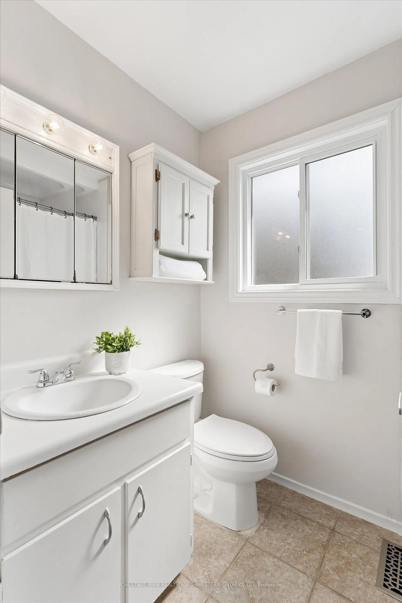 Photo 22 of 168 Green Valley Drive, Waterloo — HOMEH