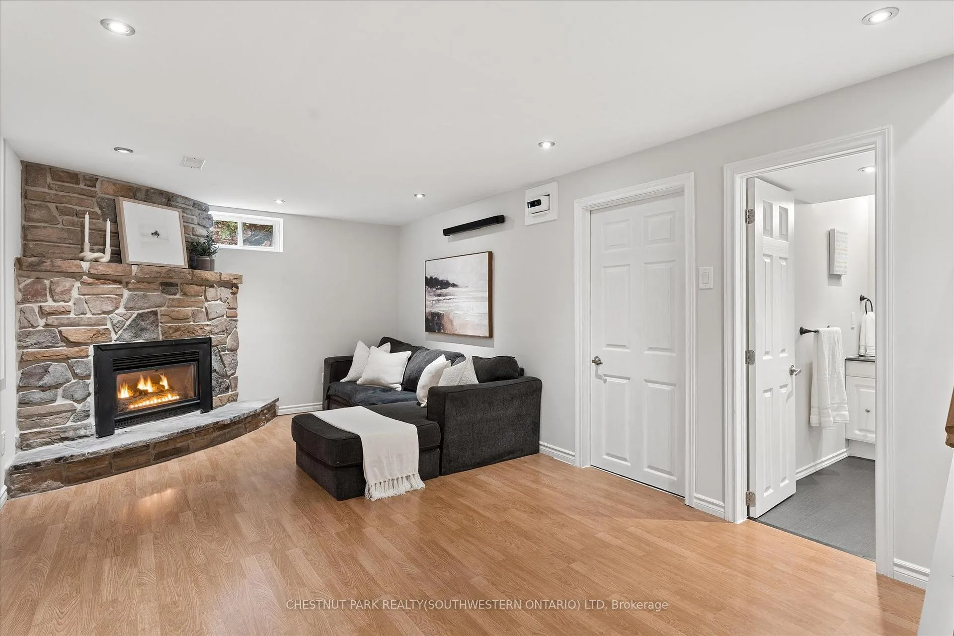 Photo 24 of 168 Green Valley Drive, Waterloo — HOMEH