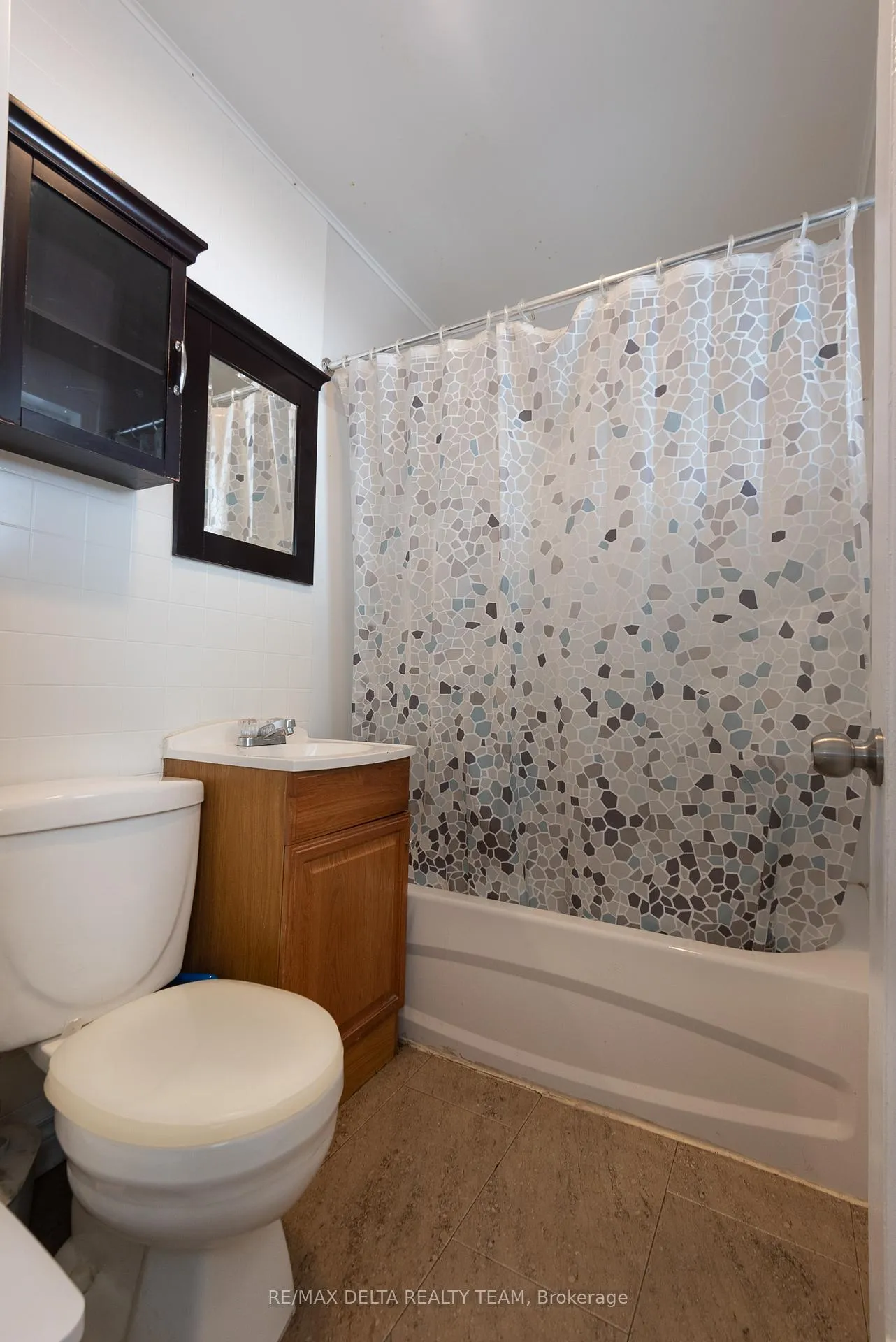 Photo 6 of Unit 2, 273 Shakespeare Street, Ottawa, Vanier — HOMEH