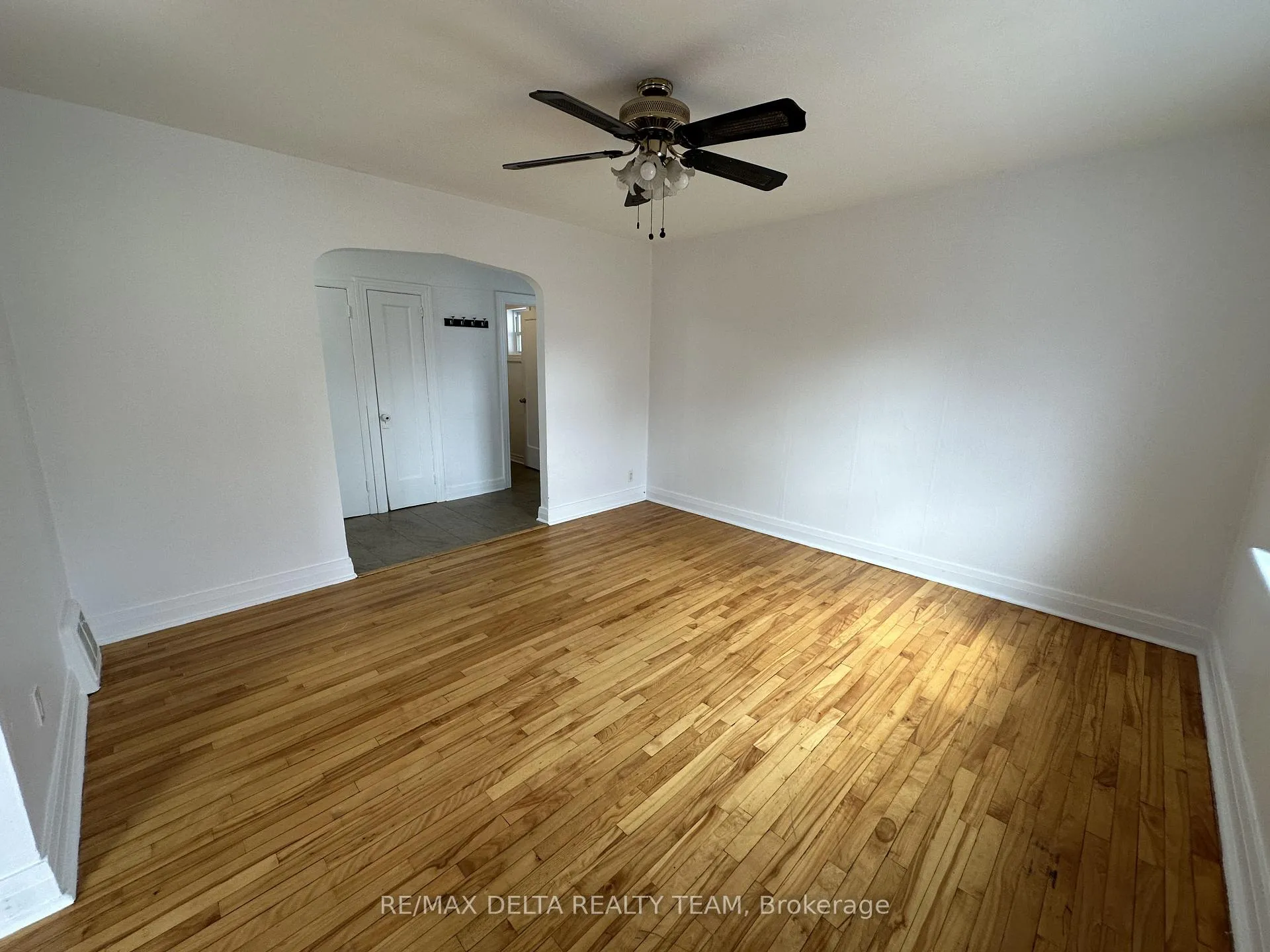 Photo 7 of Unit 2, 273 Shakespeare Street, Ottawa, Vanier — HOMEH