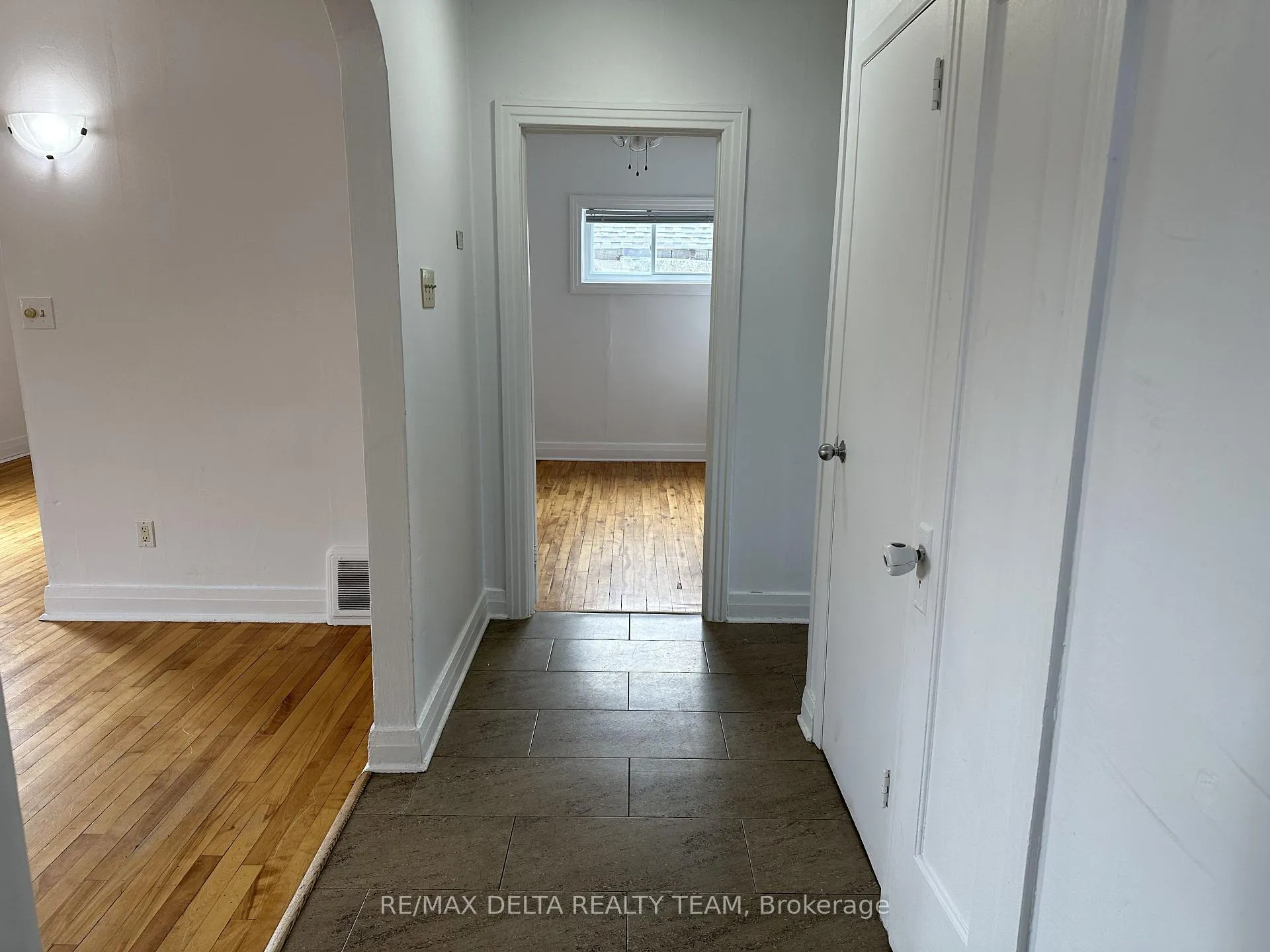 Photo 11 of Unit 2, 273 Shakespeare Street, Ottawa, Vanier — HOMEH