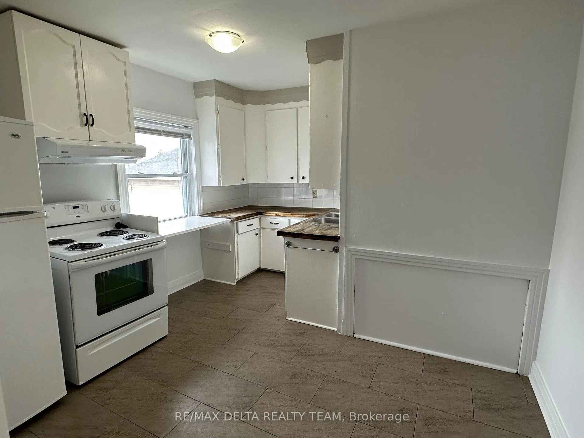 Photo 14 of Unit 2, 273 Shakespeare Street, Ottawa, Vanier — HOMEH