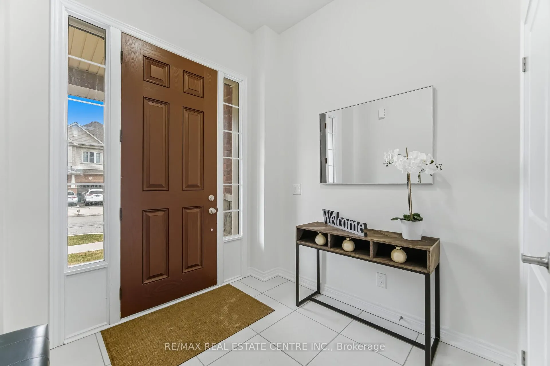 Photo 4 of 212 Broadacre Drive, Kitchener — HOMEH