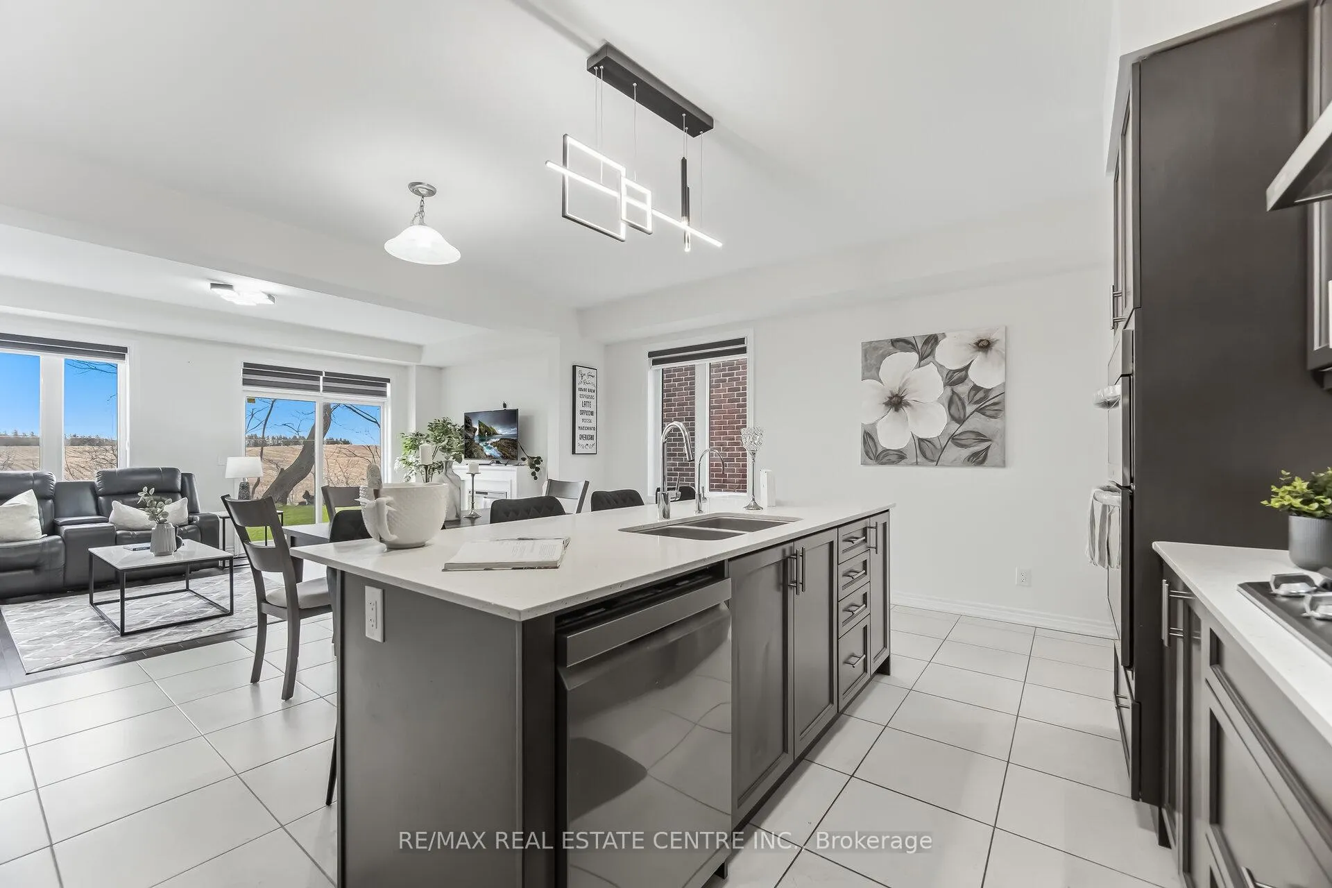 Photo 9 of 212 Broadacre Drive, Kitchener — HOMEH