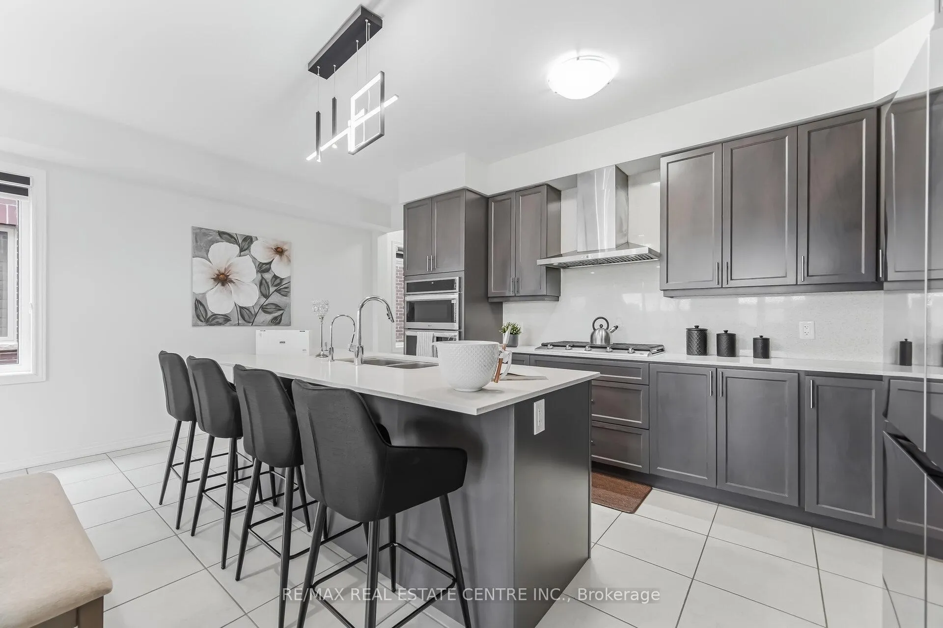 Photo 10 of 212 Broadacre Drive, Kitchener — HOMEH