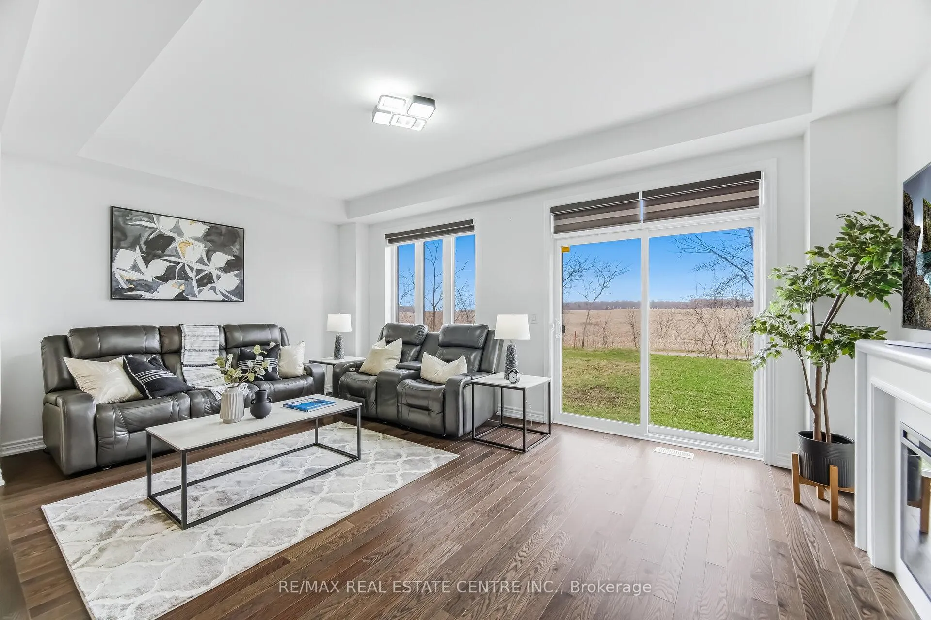 Photo 13 of 212 Broadacre Drive, Kitchener — HOMEH