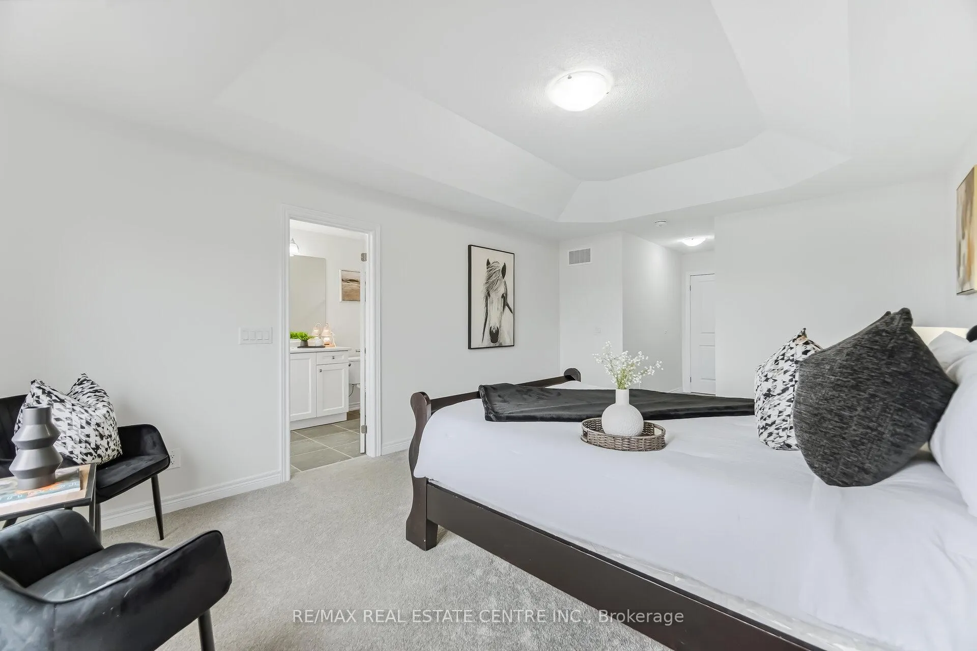 Photo 21 of 212 Broadacre Drive, Kitchener — HOMEH