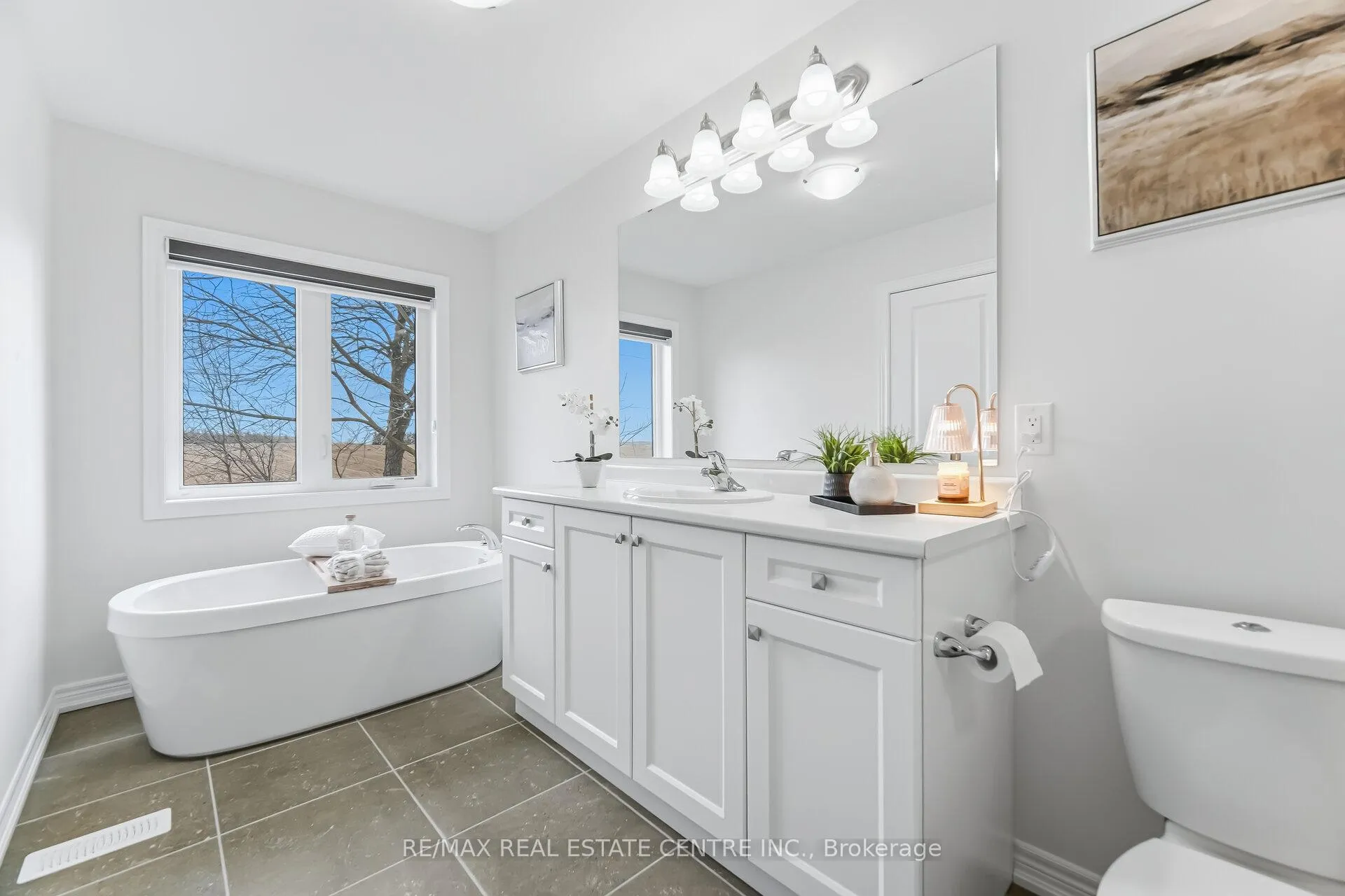 Photo 23 of 212 Broadacre Drive, Kitchener — HOMEH