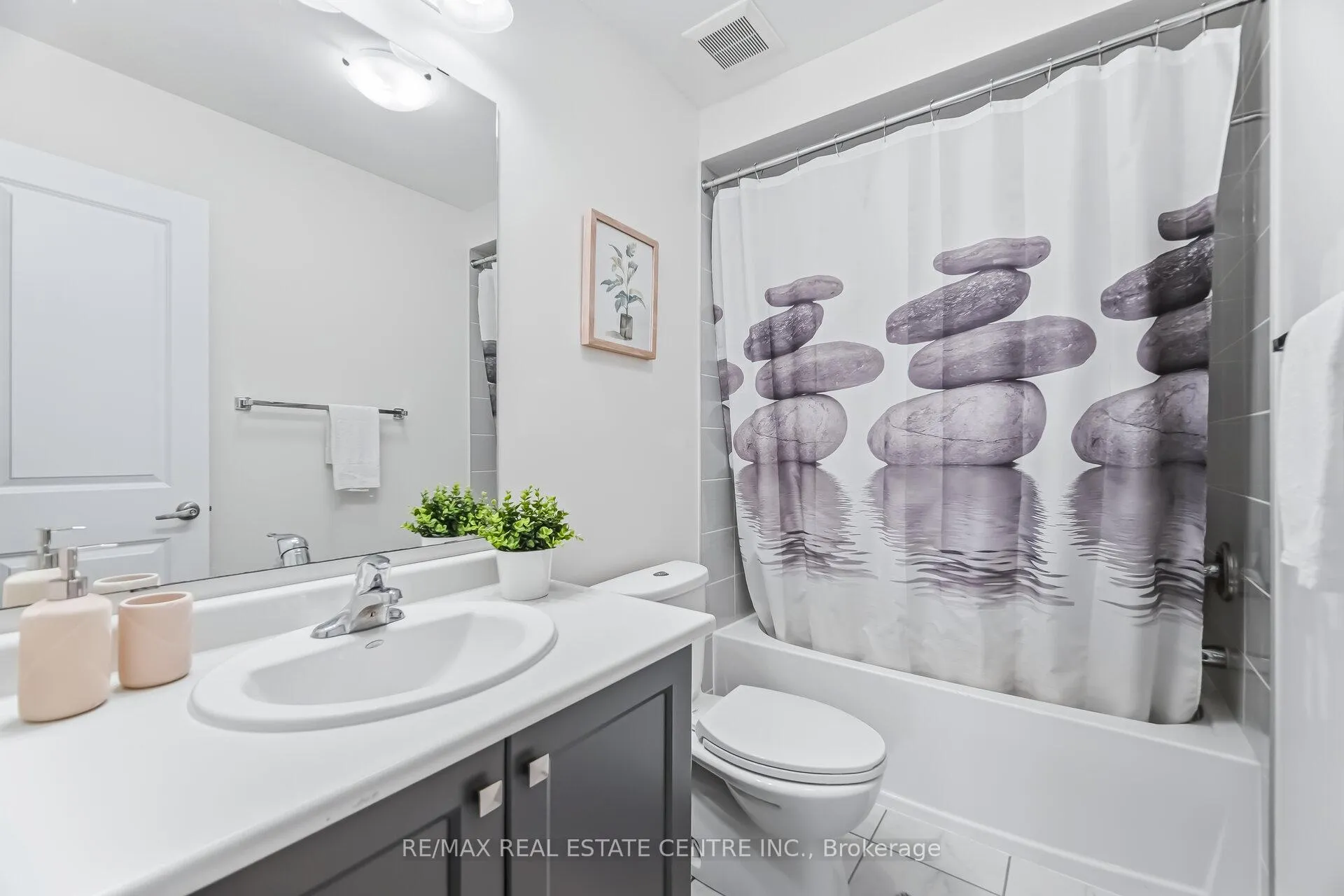 Photo 28 of 212 Broadacre Drive, Kitchener — HOMEH