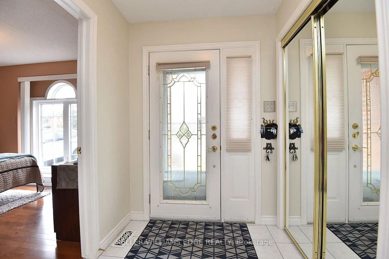Photo 5 of Unit 8, 20 Meadowlands Boulevard, Hamilton, Meadowlands — HOMEH