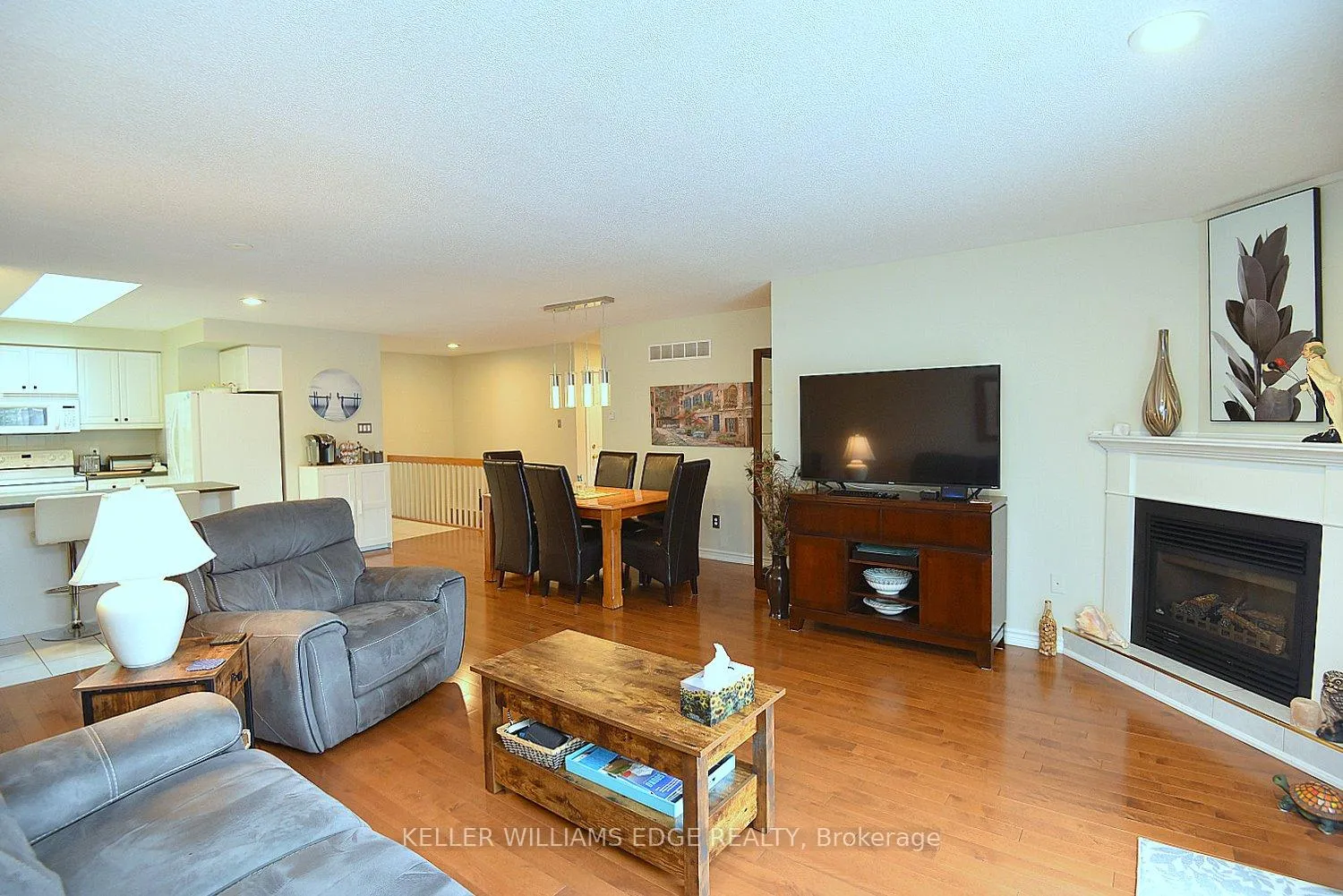 Photo 8 of Unit 8, 20 Meadowlands Boulevard, Hamilton, Meadowlands — HOMEH
