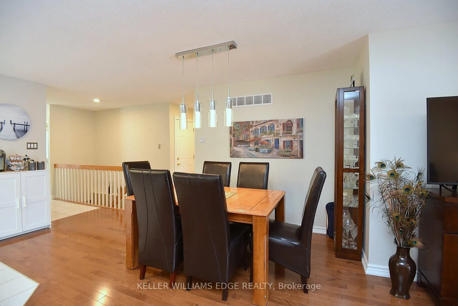 Photo 10 of Unit 8, 20 Meadowlands Boulevard, Hamilton, Meadowlands — HOMEH