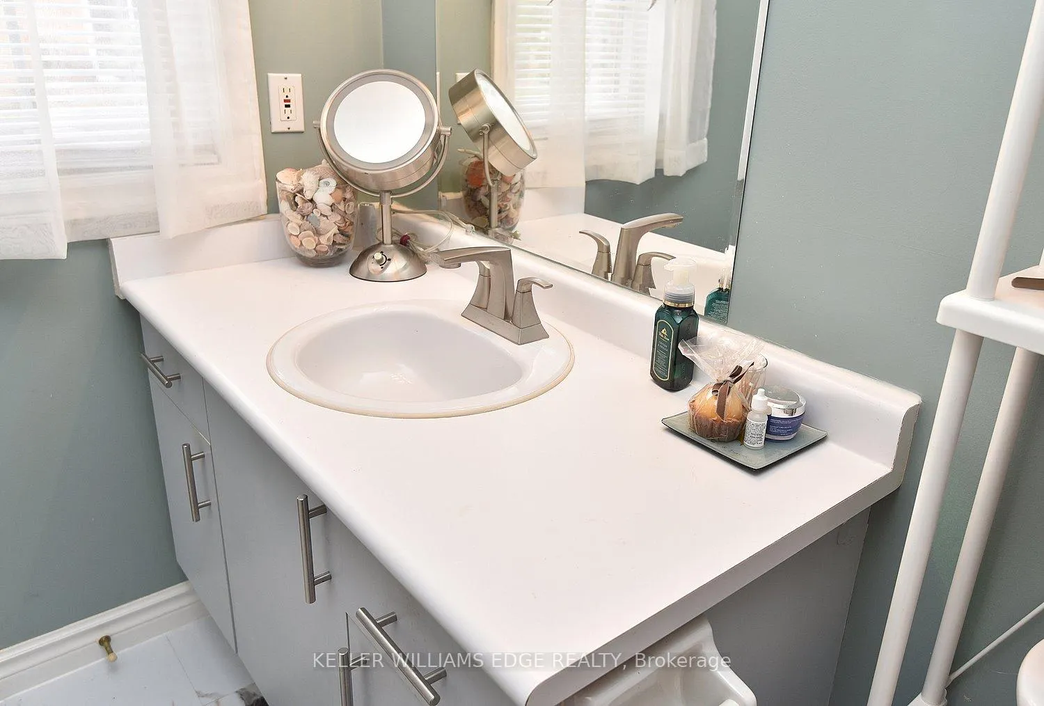 Photo 21 of Unit 8, 20 Meadowlands Boulevard, Hamilton, Meadowlands — HOMEH