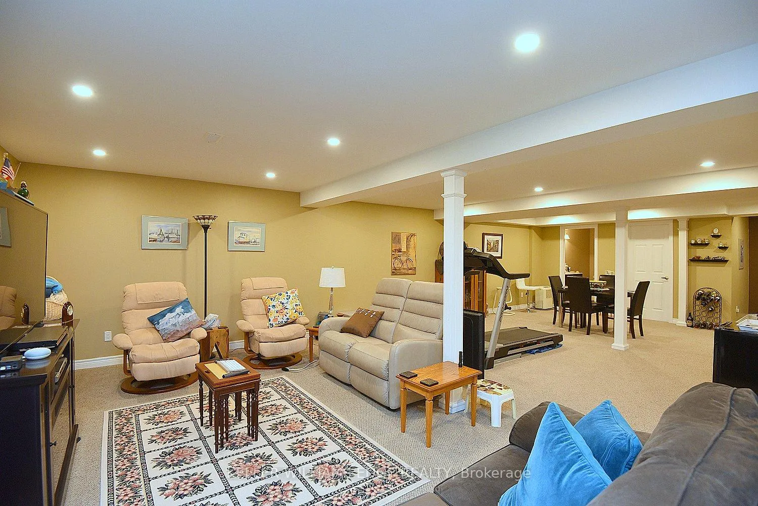 Photo 29 of Unit 8, 20 Meadowlands Boulevard, Hamilton, Meadowlands — HOMEH