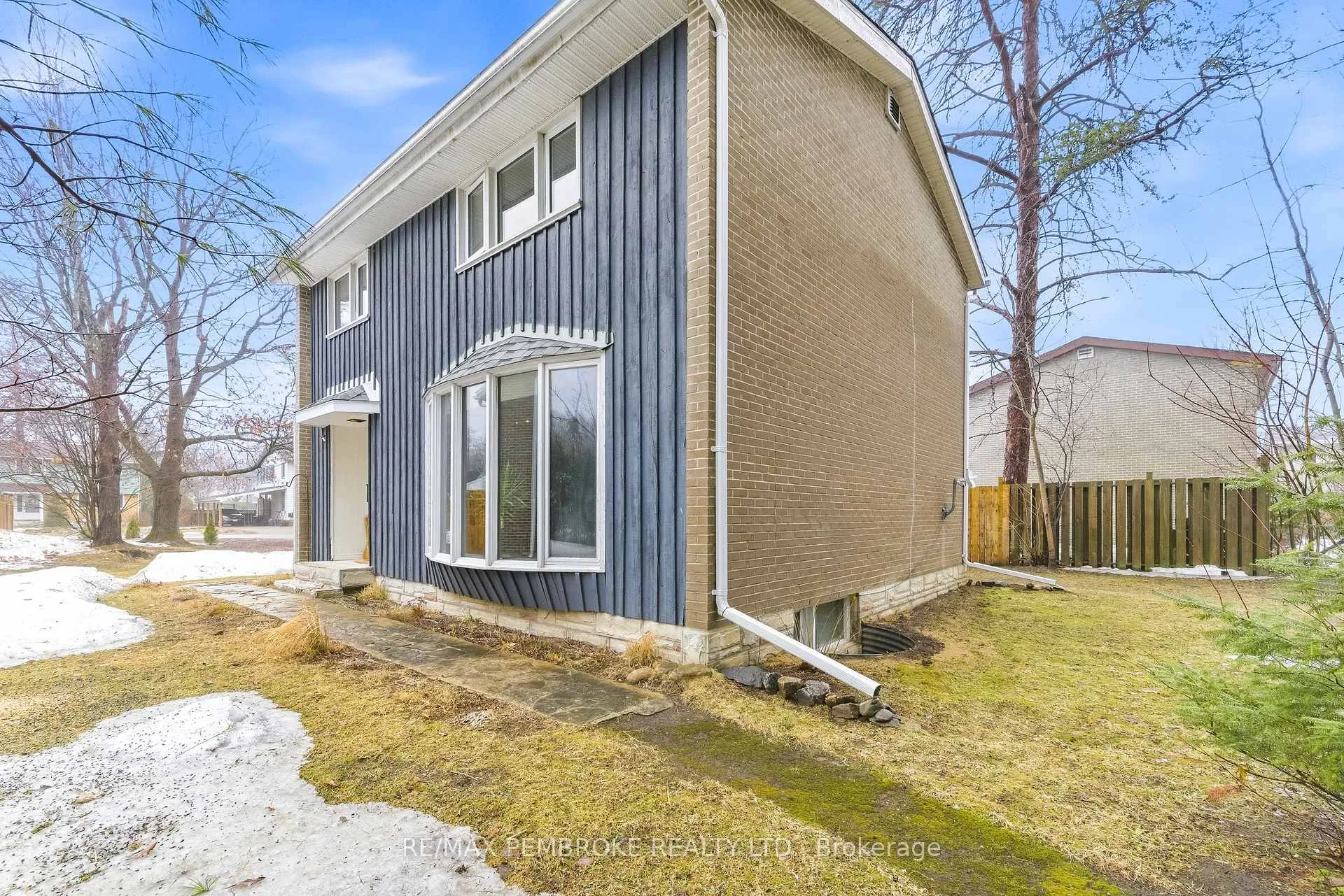 Photo 2 of 98 Birch Street, Deep River — HOMEH