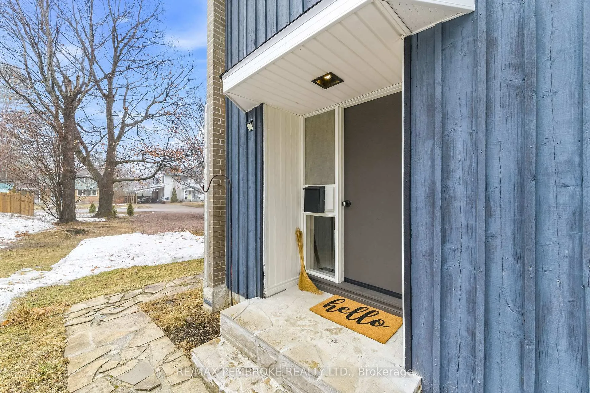 Photo 3 of 98 Birch Street, Deep River — HOMEH