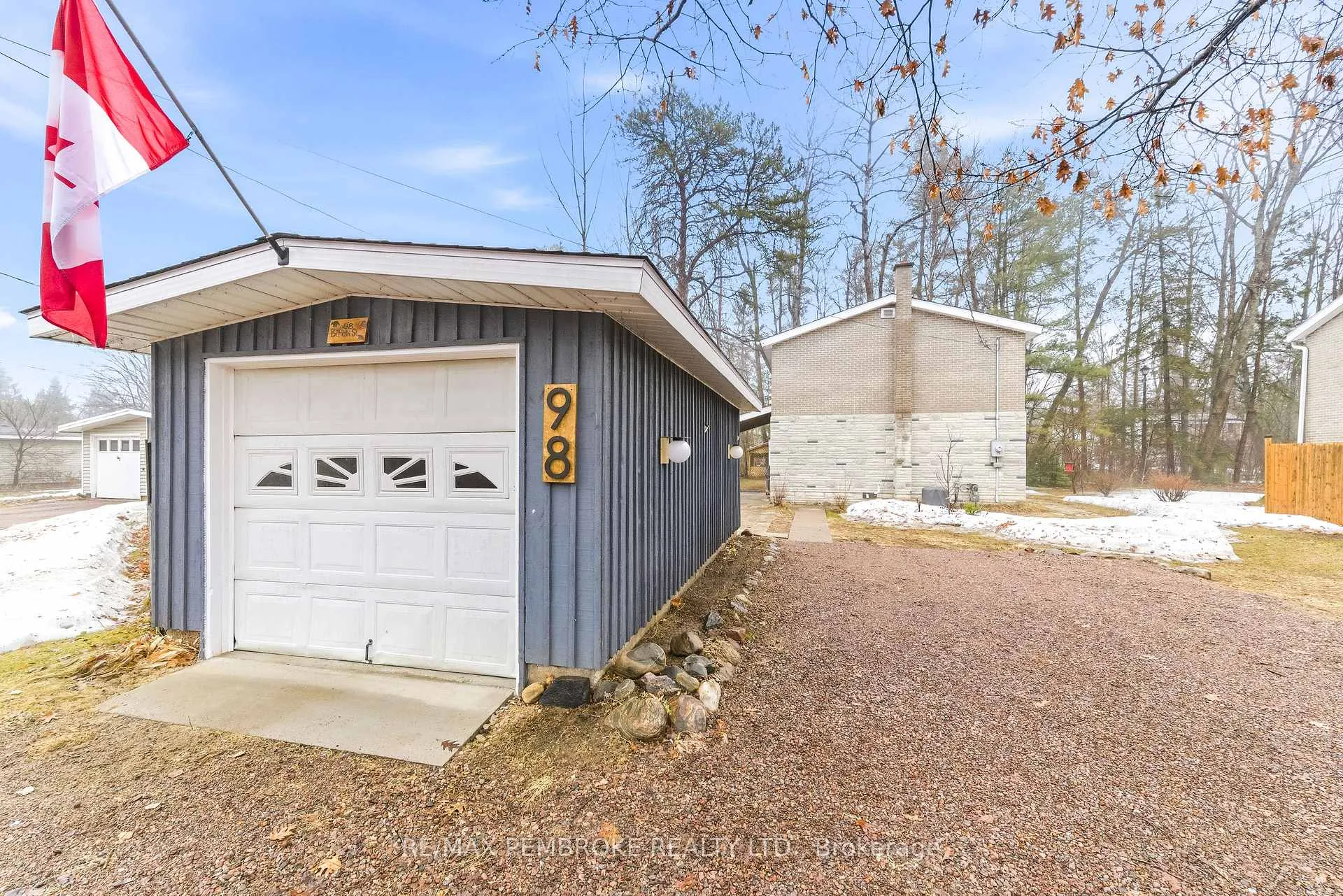 Photo 4 of 98 Birch Street, Deep River — HOMEH