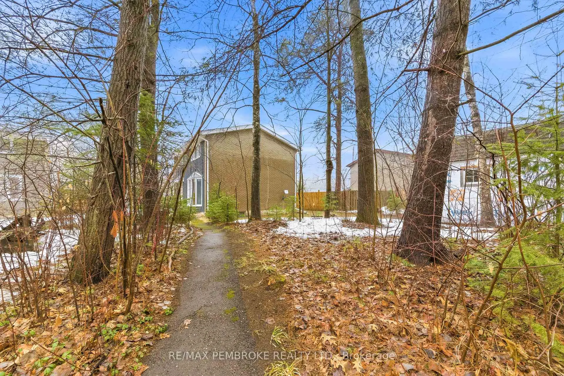 Photo 8 of 98 Birch Street, Deep River — HOMEH