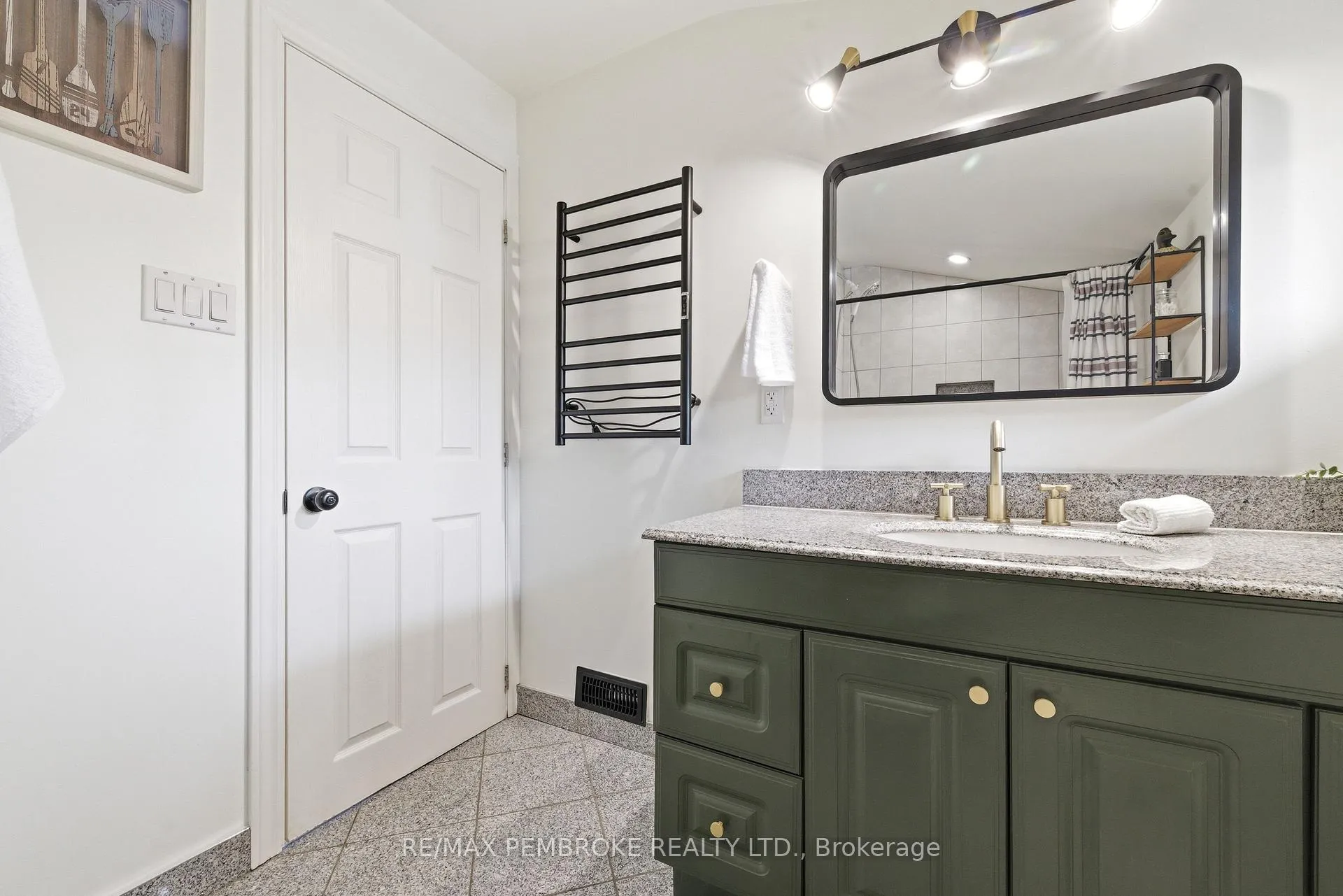 Photo 32 of 98 Birch Street, Deep River — HOMEH