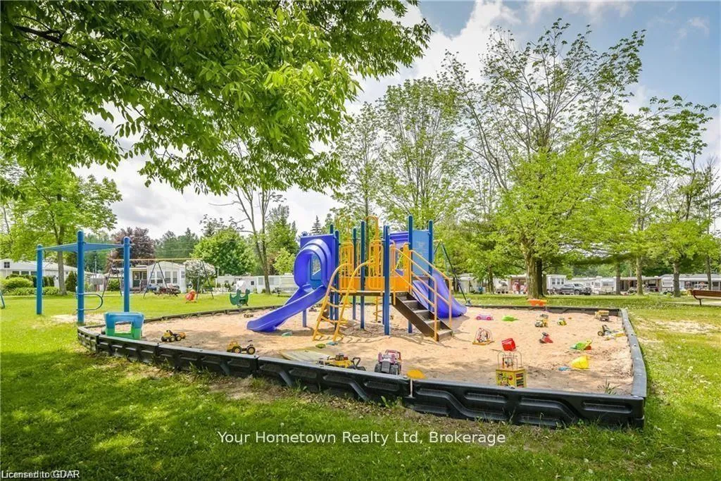 Photo 18 of 613 Oak Crescent, Centre Wellington, Rural Centre Wellington East — HOMEH
