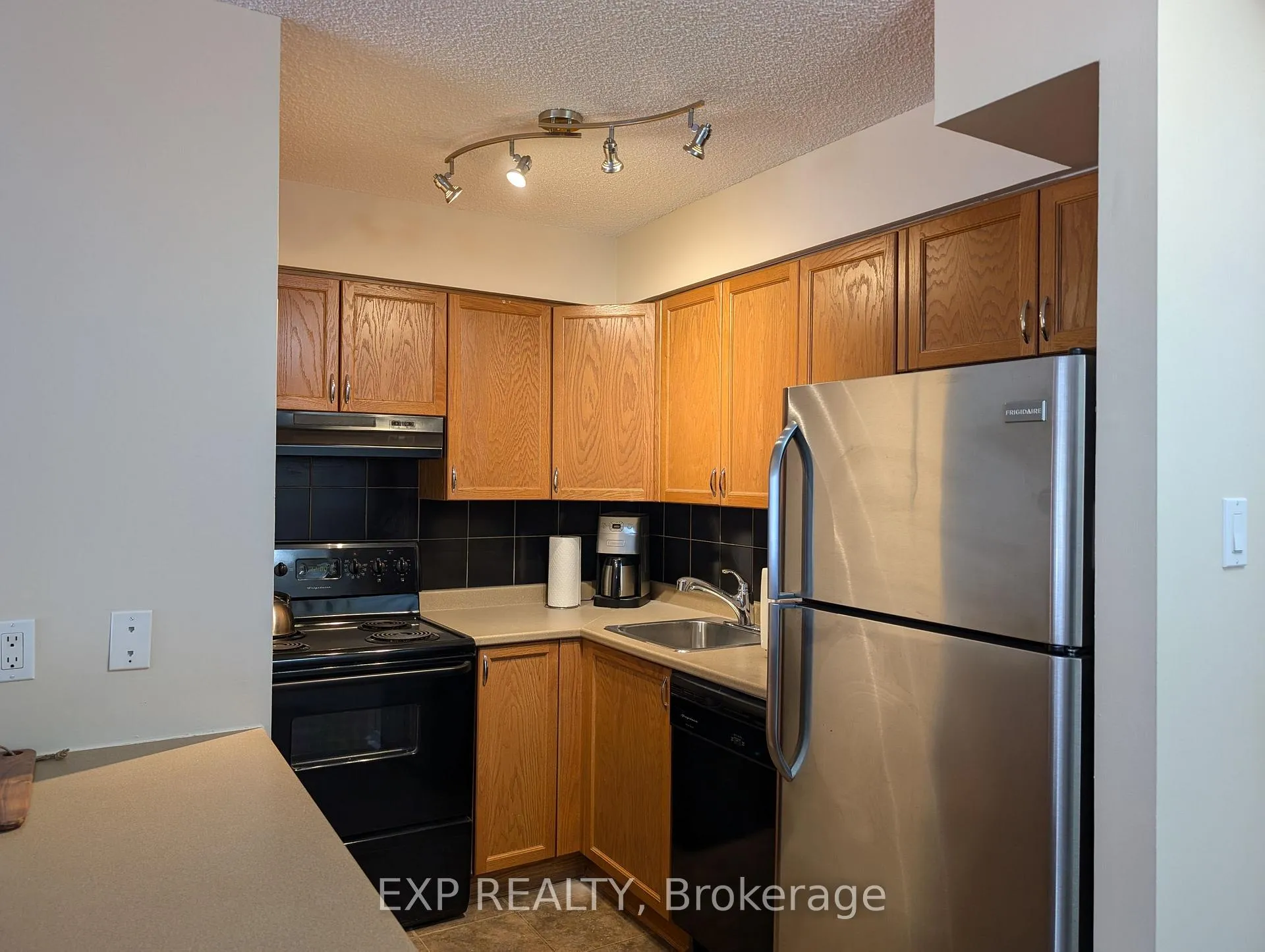 Photo 3 of Unit 209, 225 Alvin Road, Ottawa, Manor Park — HOMEH