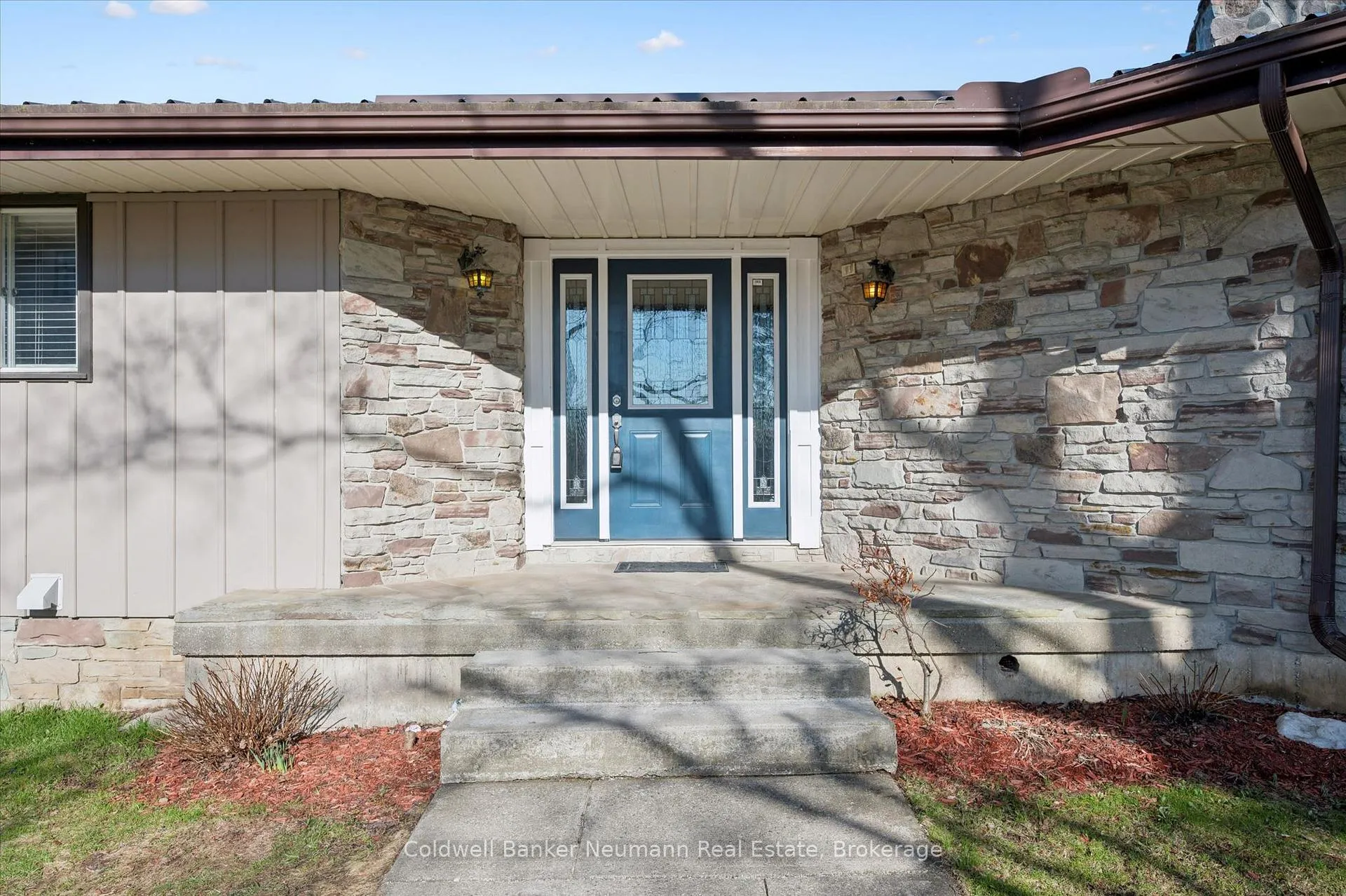 Photo 5 of 26 Old Brock Road, Puslinch, Aberfoyle — HOMEH