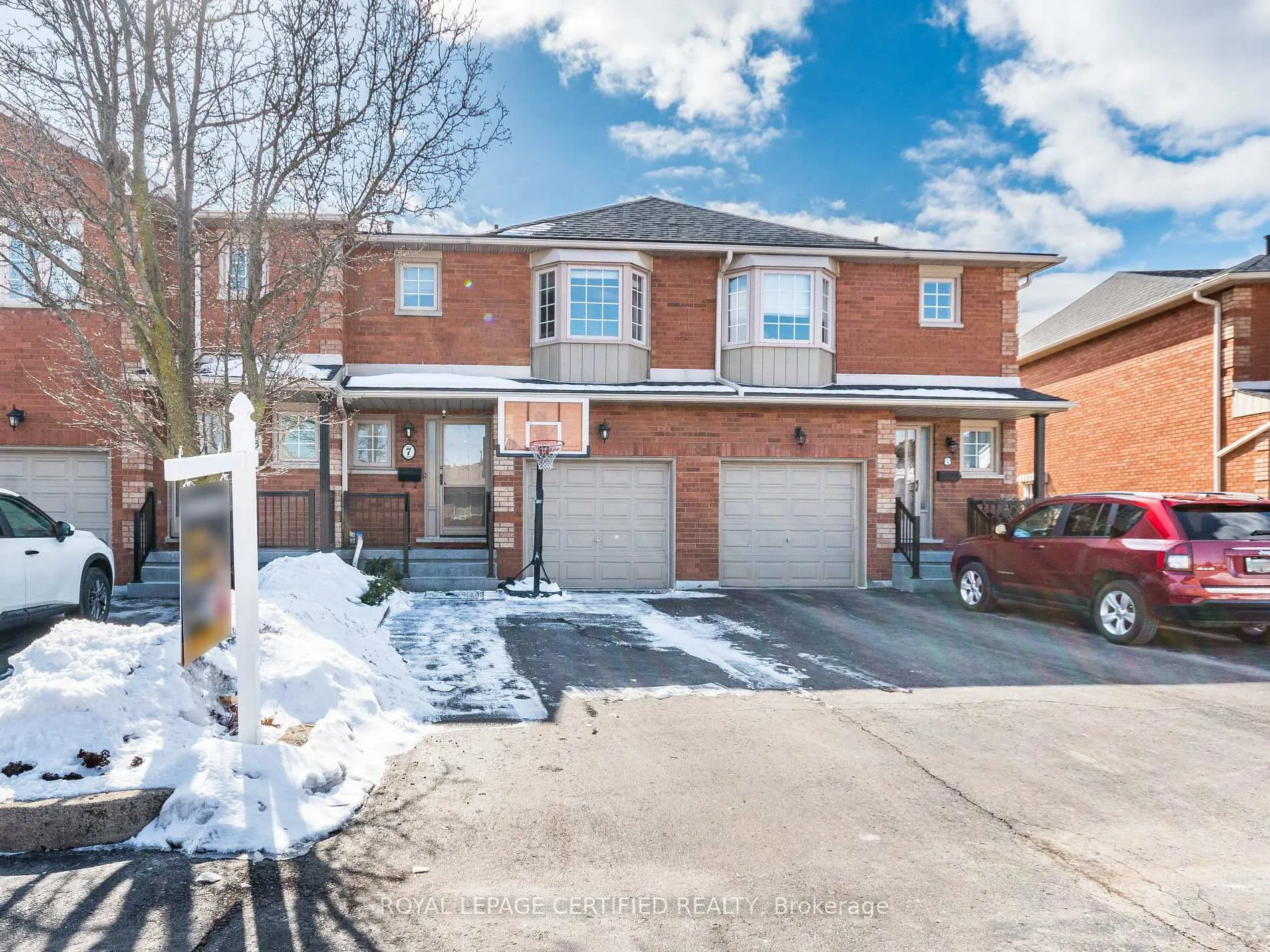 Front of Unit 7, 255 Mount Albion Road