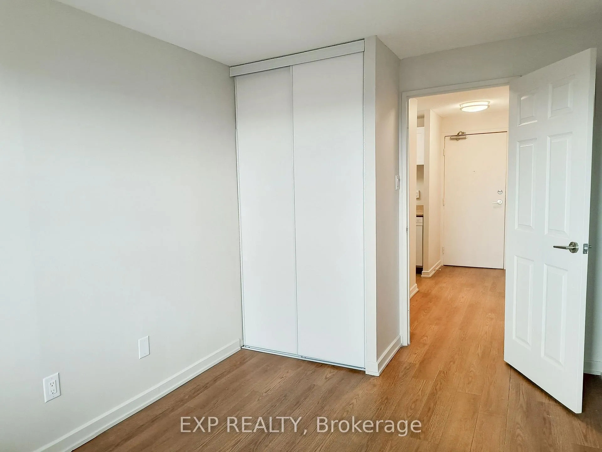 Photo 12 of Unit 1101, 981 Gulf Place, Ottawa, Overbrook/Castle Heights — HOMEH