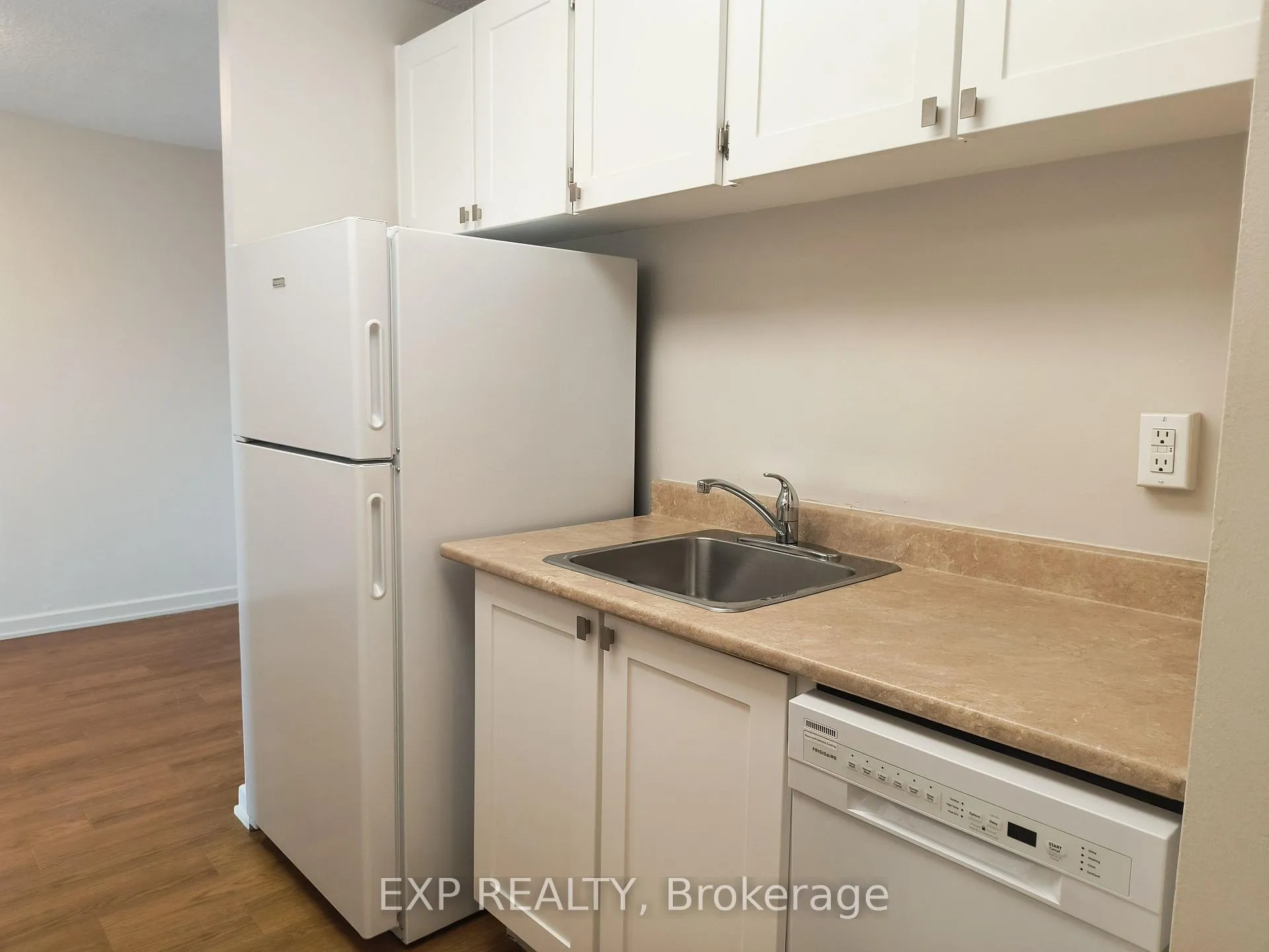 Photo 14 of Unit 1101, 981 Gulf Place, Ottawa, Overbrook/Castle Heights — HOMEH