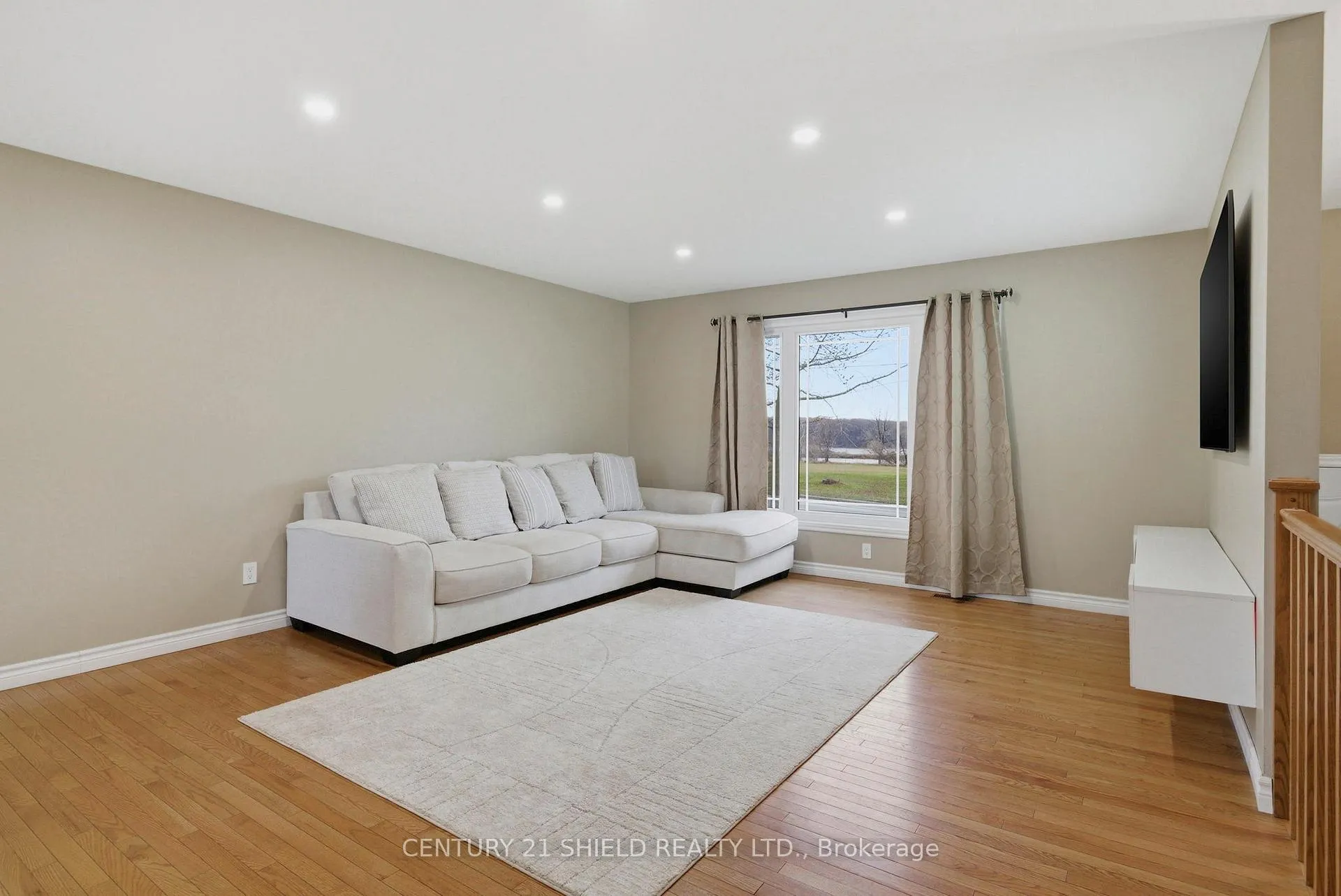 Photo 7 of 1715 Second Street W, Cornwall — HOMEH