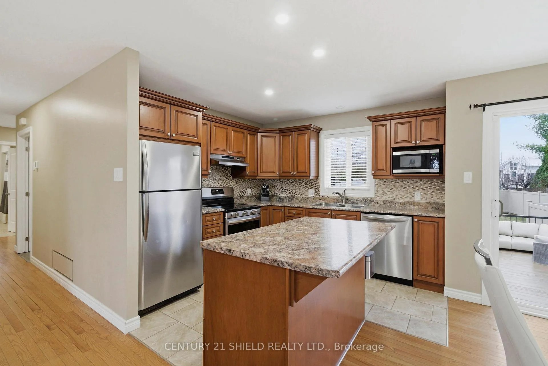 Photo 10 of 1715 Second Street W, Cornwall — HOMEH