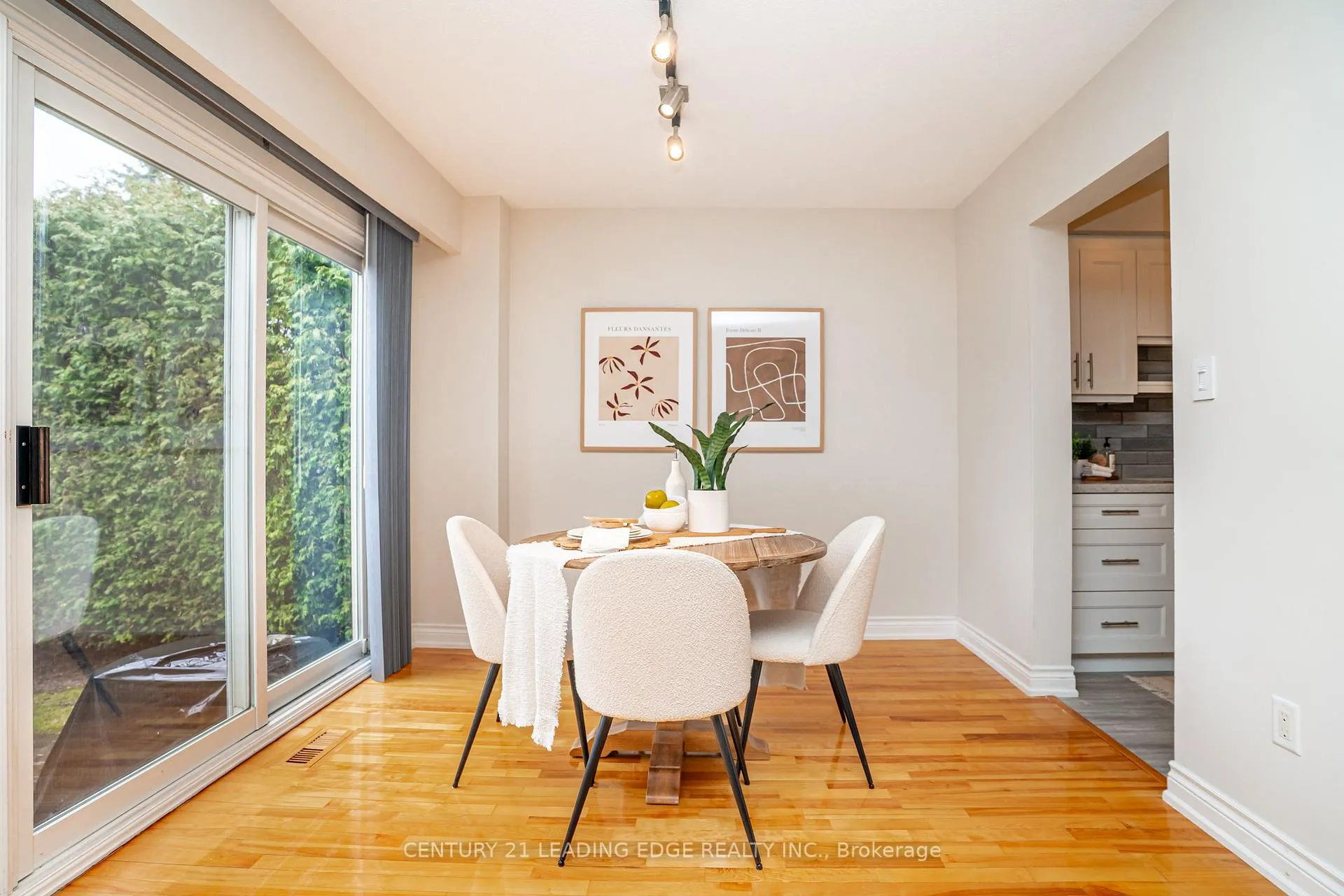 Photo 13 of 1825 Listowell Crescent, Pickering, Liverpool — HOMEH