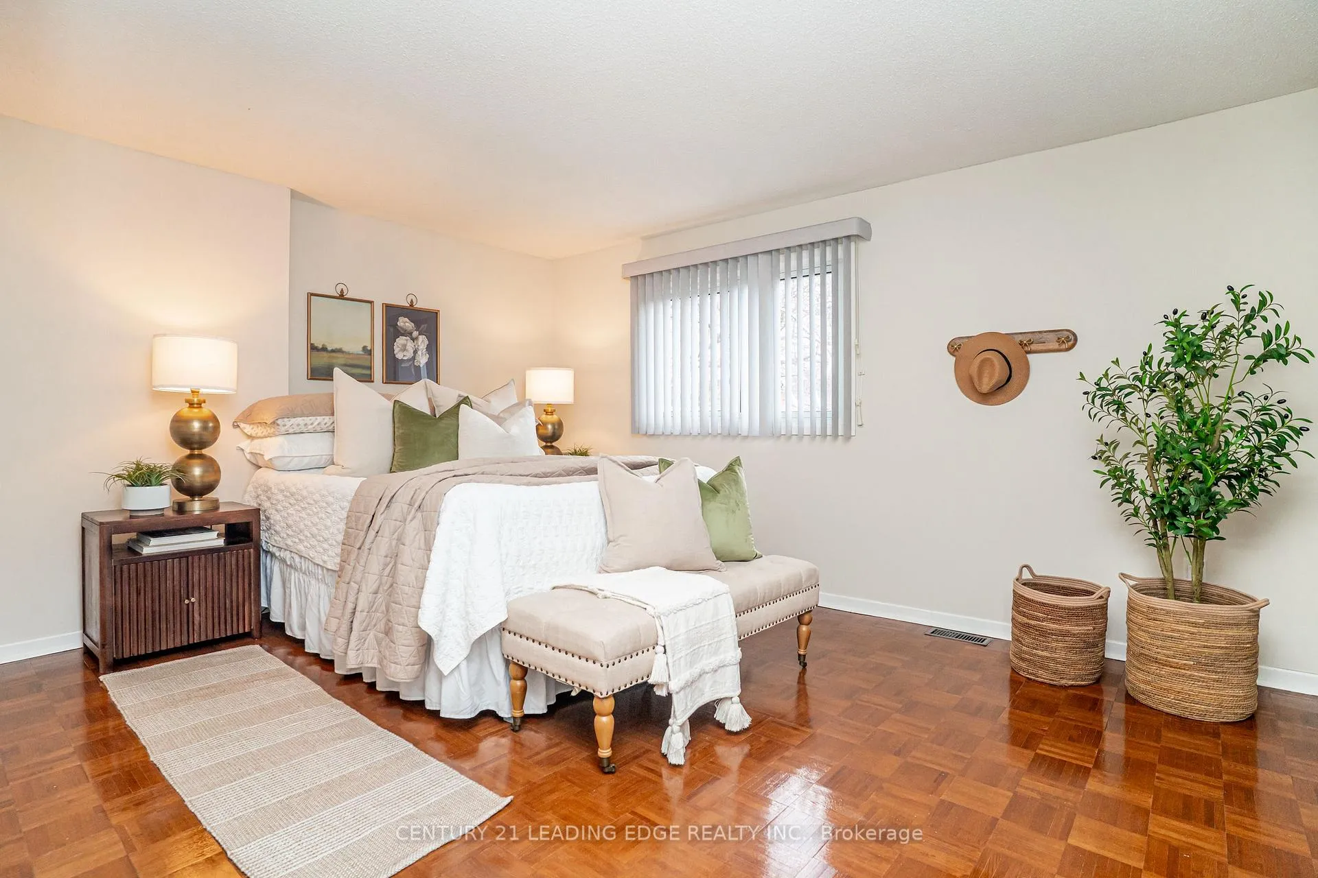 Photo 24 of 1825 Listowell Crescent, Pickering, Liverpool — HOMEH