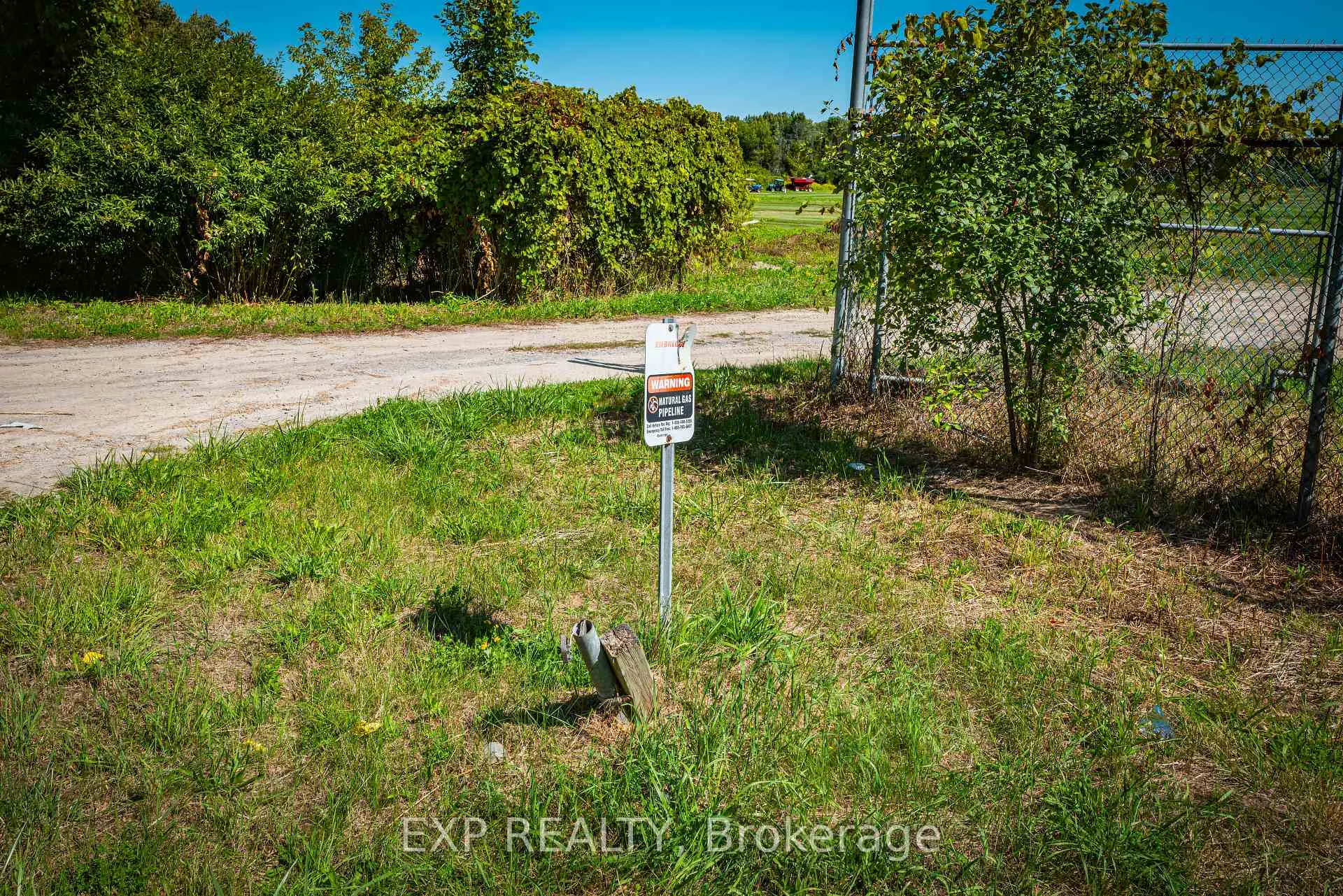 Photo 5 of 26839 Civic Centre Road, Georgina, Historic Lakeshore Communities — HOMEH