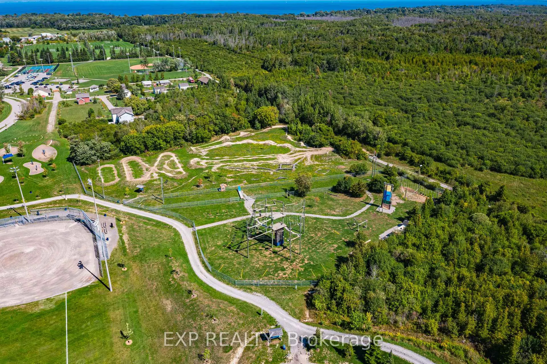 Photo 23 of 26839 Civic Centre Road, Georgina, Historic Lakeshore Communities — HOMEH