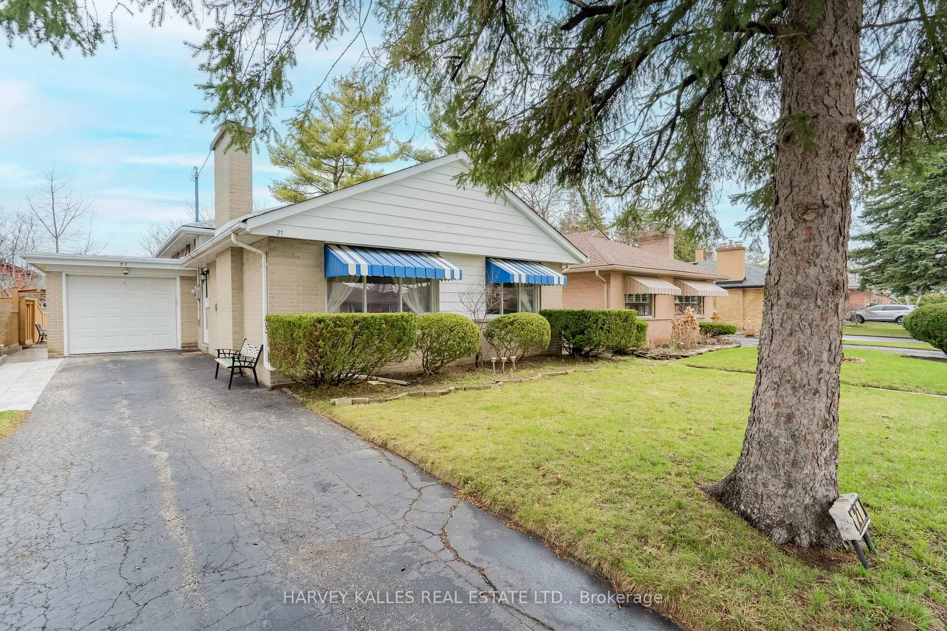 Photo 1 of 21 Barford Road, Etobicoke, Rexdale-Kipling — HOMEH