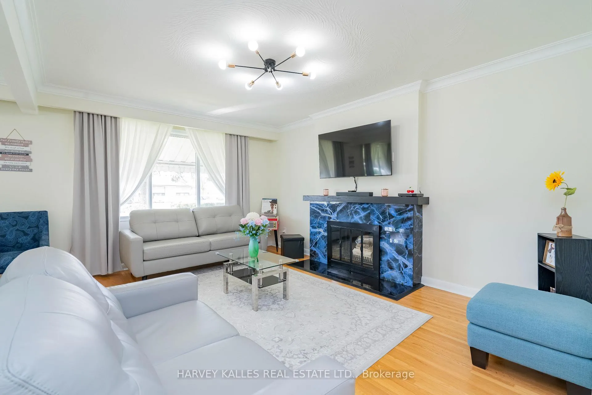 Photo 4 of 21 Barford Road, Etobicoke, Rexdale-Kipling — HOMEH
