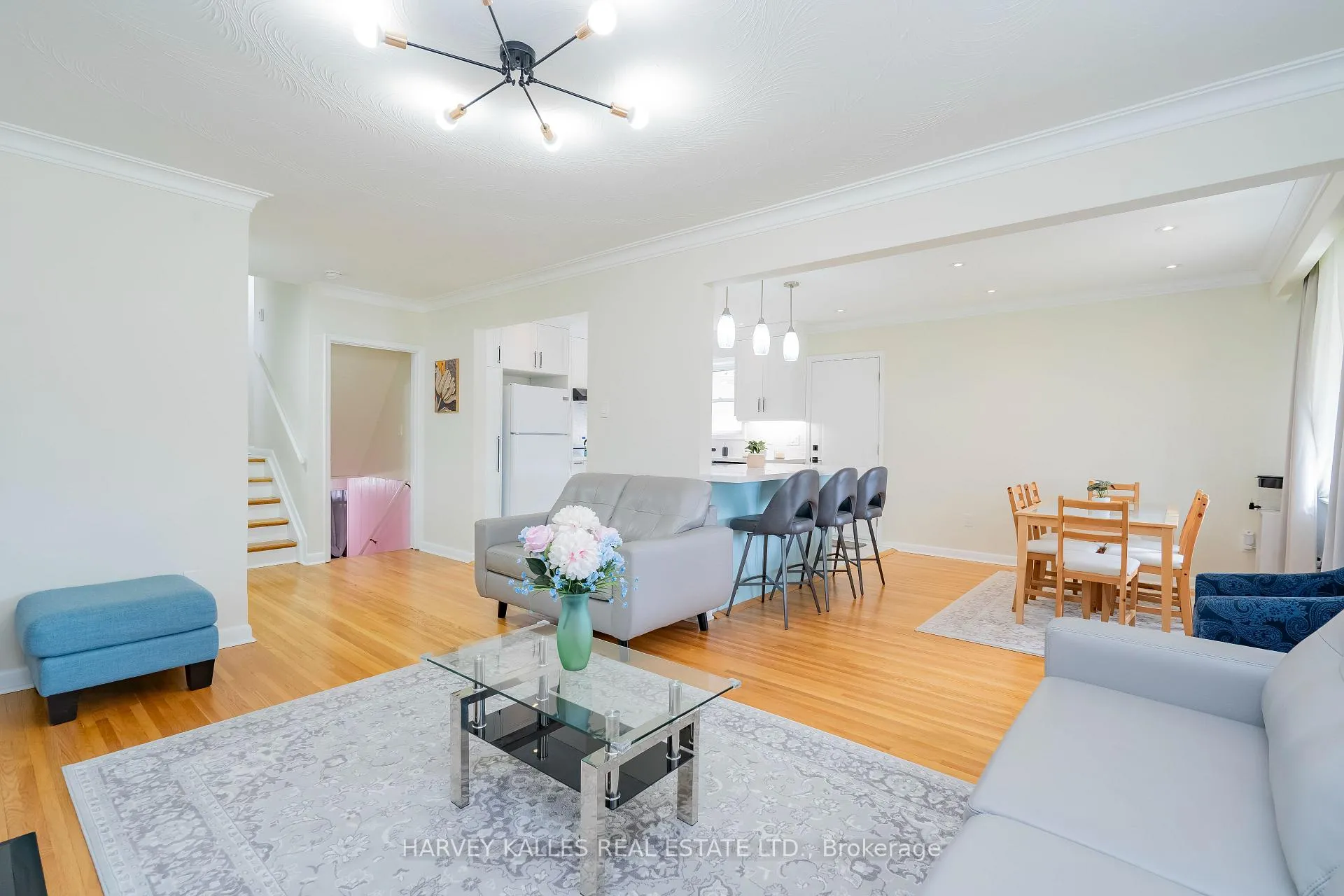 Photo 6 of 21 Barford Road, Etobicoke, Rexdale-Kipling — HOMEH