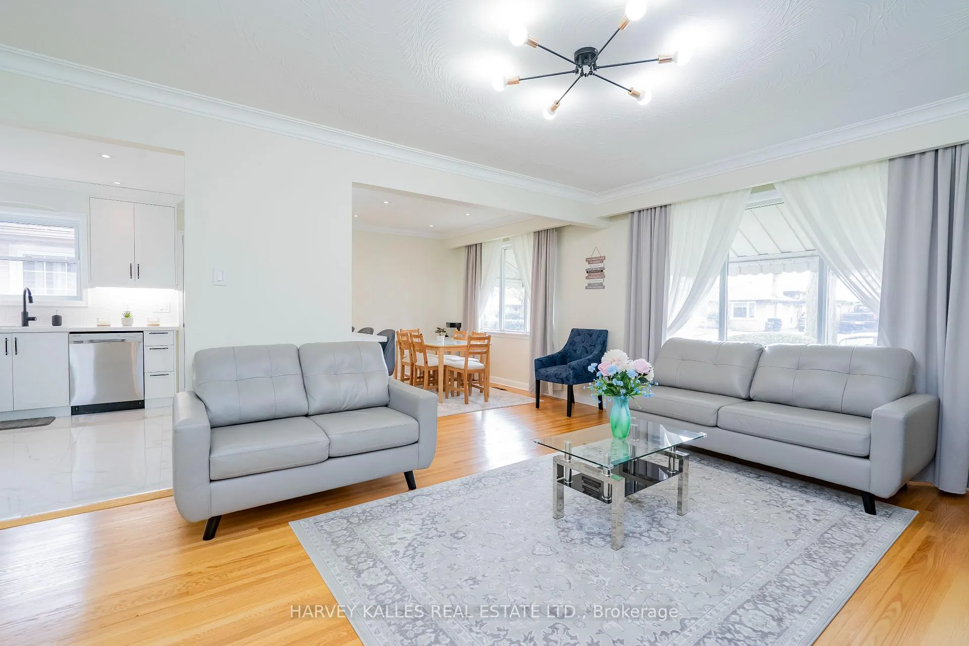 Photo 7 of 21 Barford Road, Etobicoke, Rexdale-Kipling — HOMEH