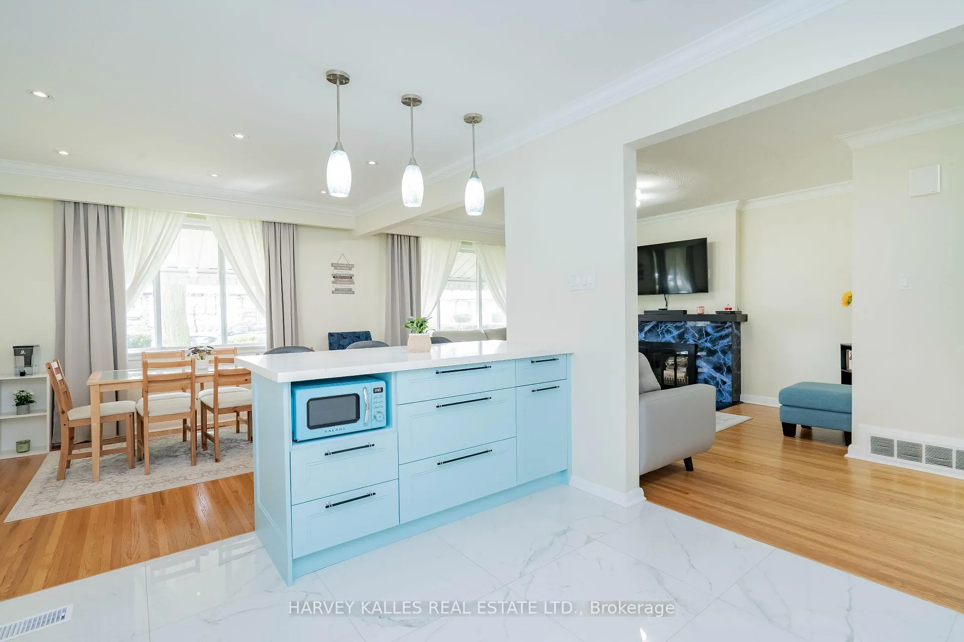 Photo 15 of 21 Barford Road, Etobicoke, Rexdale-Kipling — HOMEH