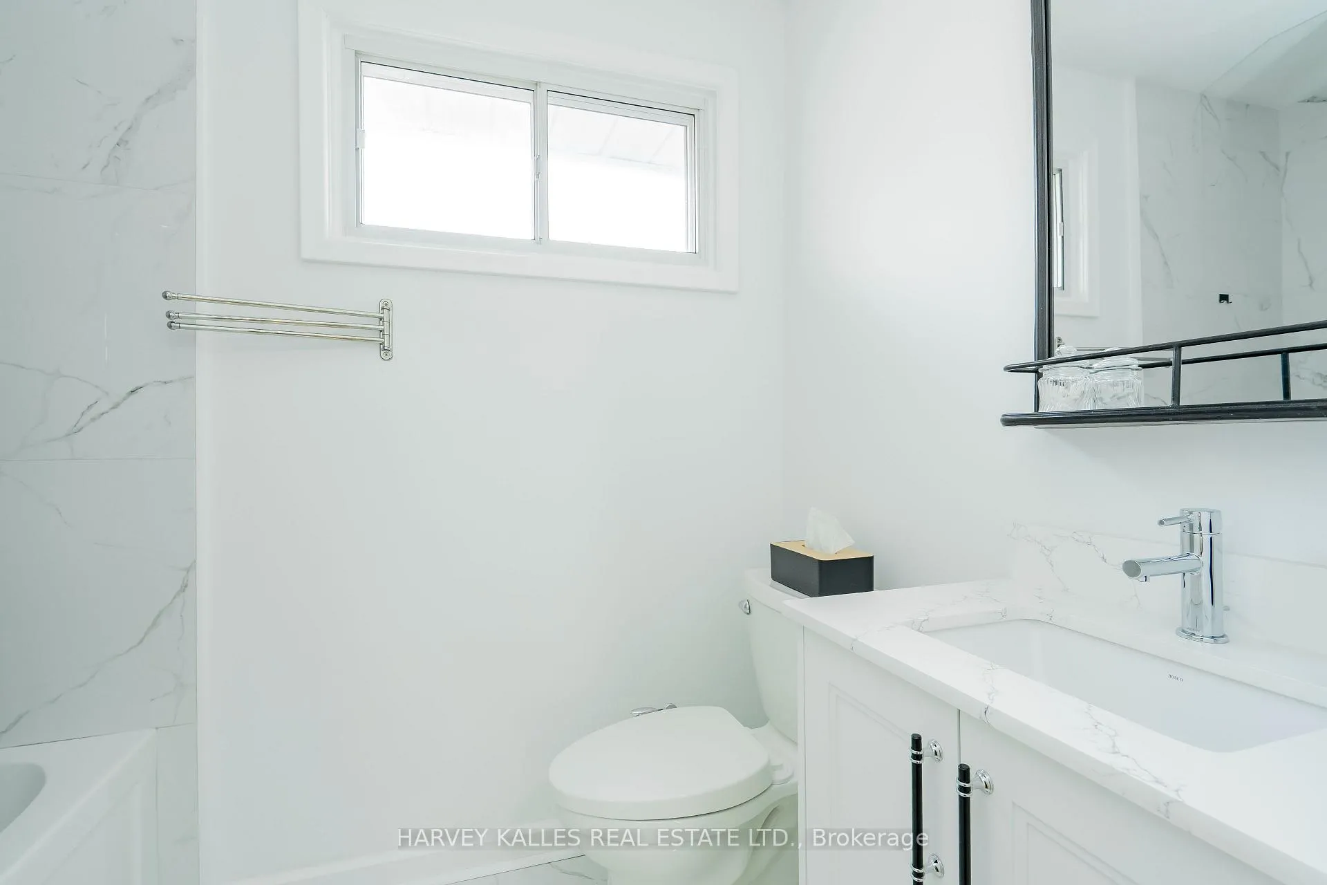 Photo 24 of 21 Barford Road, Etobicoke, Rexdale-Kipling — HOMEH