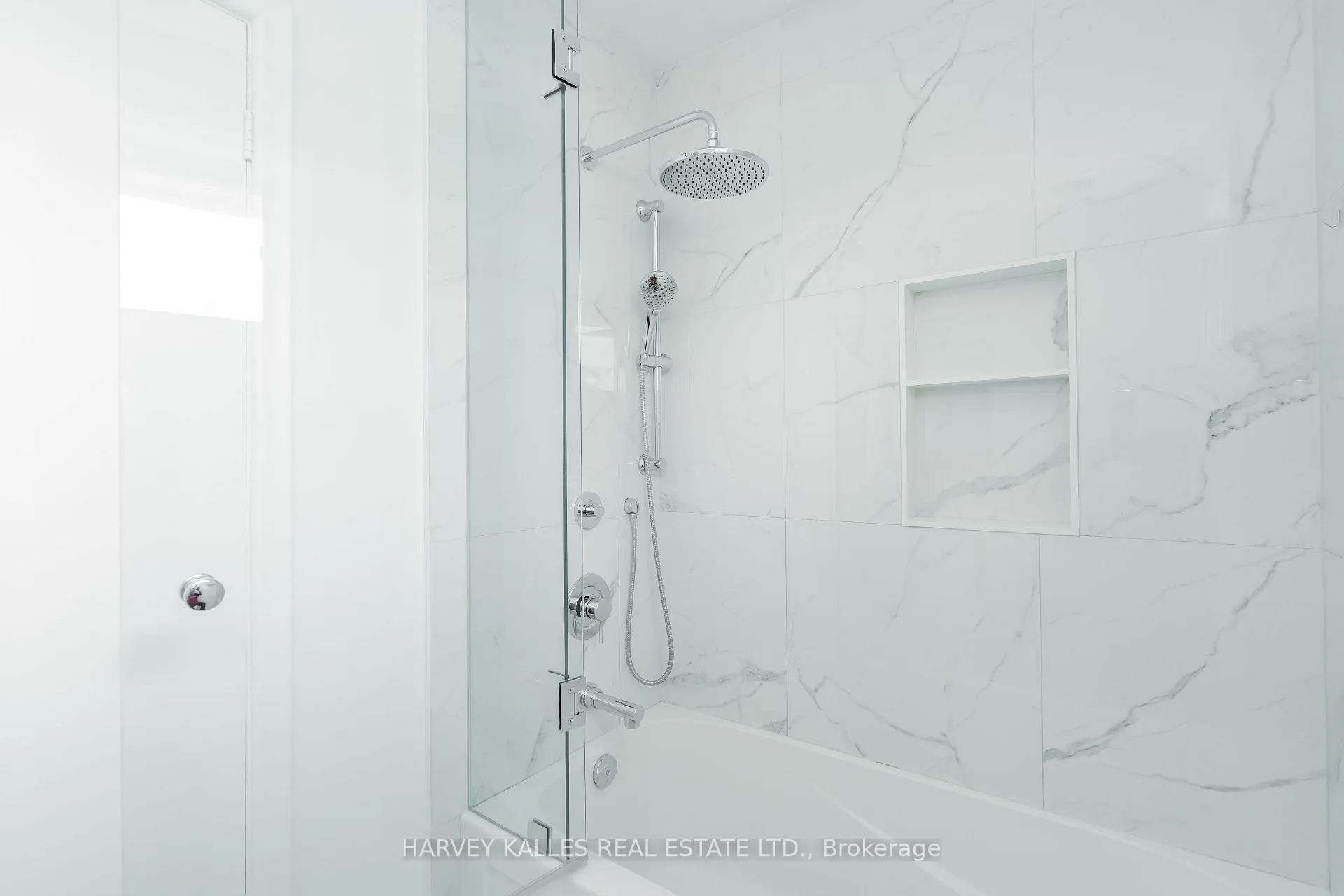 Photo 25 of 21 Barford Road, Etobicoke, Rexdale-Kipling — HOMEH