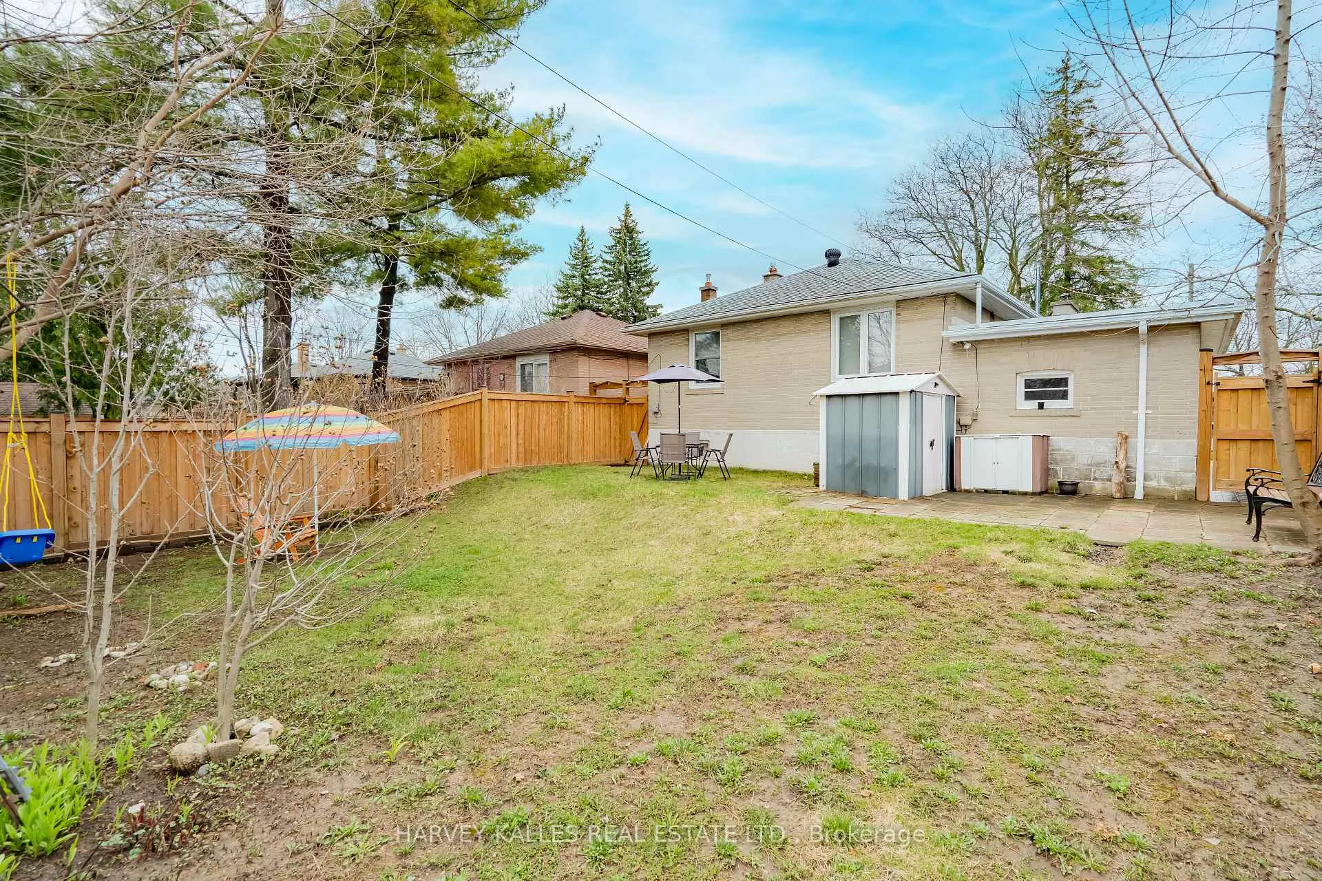 Photo 32 of 21 Barford Road, Etobicoke, Rexdale-Kipling — HOMEH