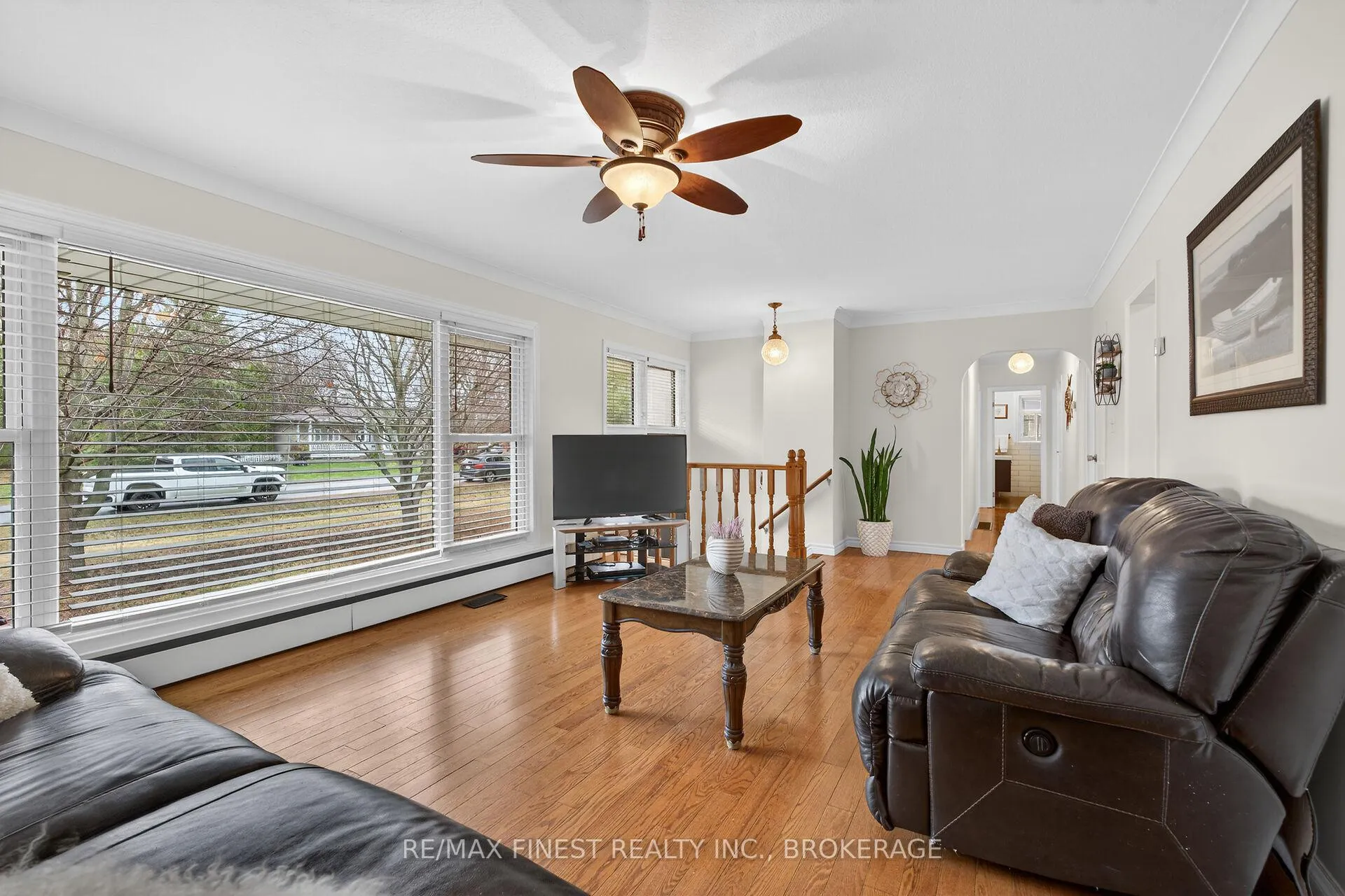 Photo 4 of 27 Dalgleish Avenue, Kingston, Kingston East (Incl Barret Crt) — HOMEH