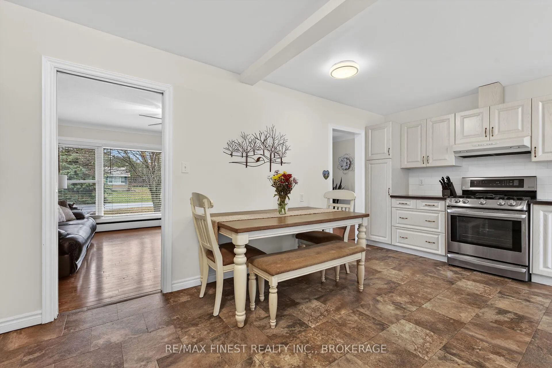 Photo 5 of 27 Dalgleish Avenue, Kingston, Kingston East (Incl Barret Crt) — HOMEH