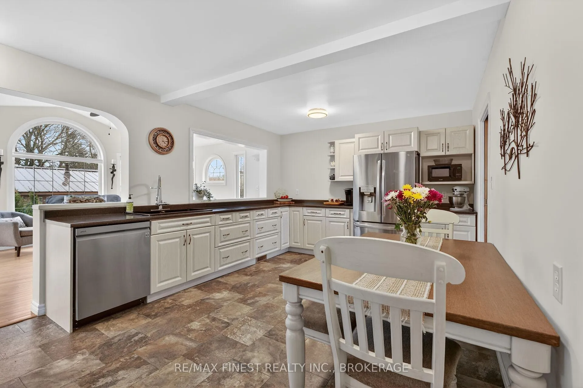 Photo 7 of 27 Dalgleish Avenue, Kingston, Kingston East (Incl Barret Crt) — HOMEH