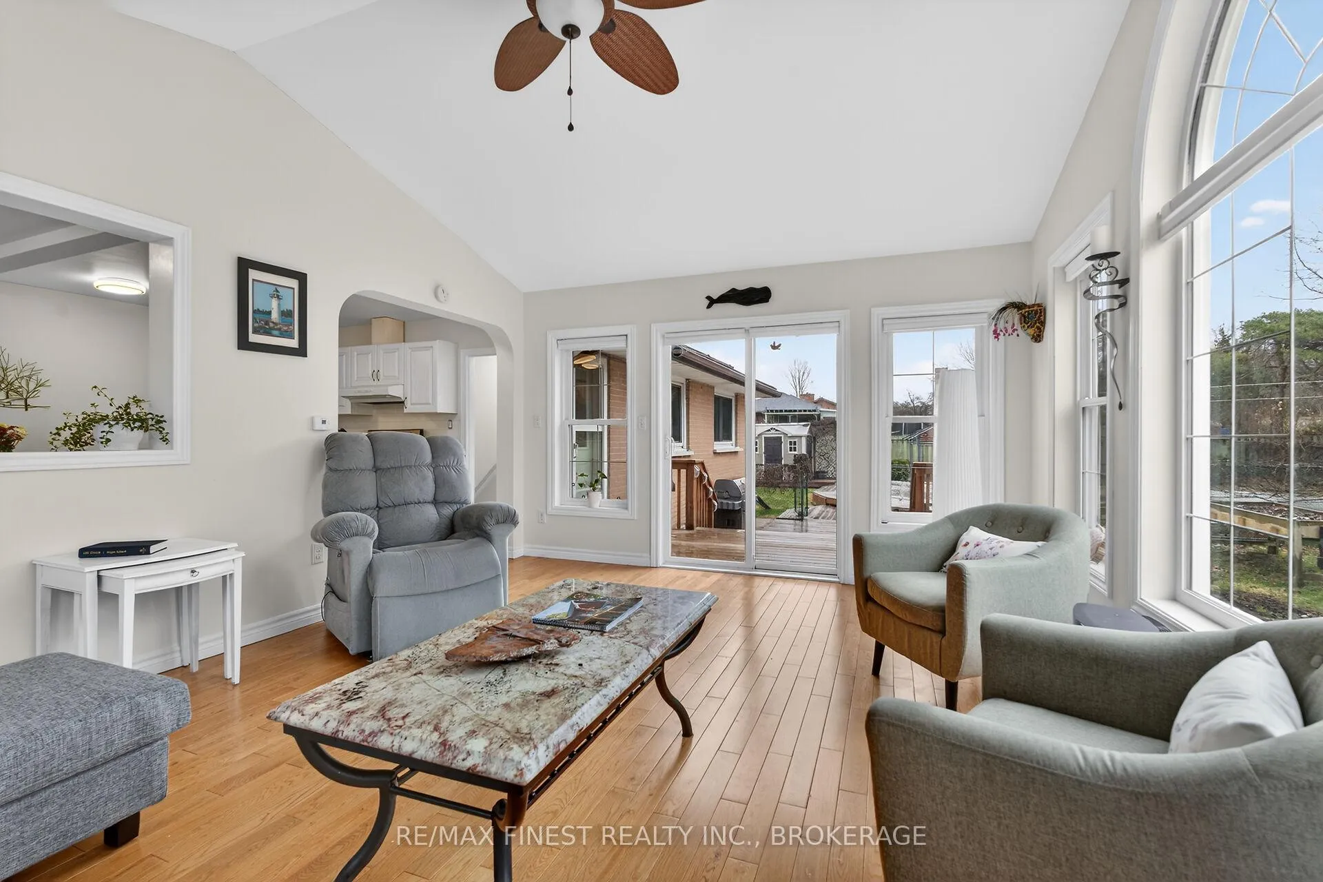 Photo 11 of 27 Dalgleish Avenue, Kingston, Kingston East (Incl Barret Crt) — HOMEH