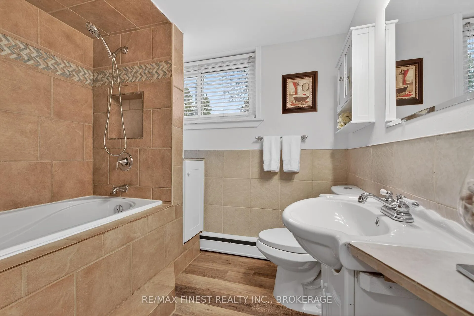 Photo 23 of 27 Dalgleish Avenue, Kingston, Kingston East (Incl Barret Crt) — HOMEH